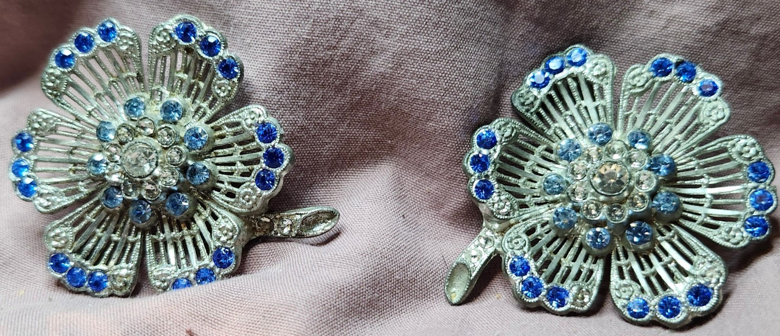 Pair Little Nemo Pansy blue rhinestones Pot Metal brooches Signed LN/25