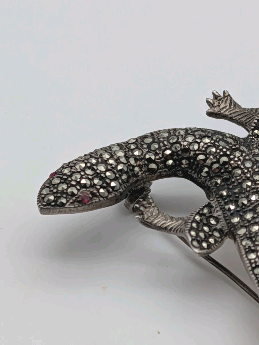 5½” Long Vintage Sterling Silver Marcasite Lizard Gecko Red Eyes Pin Brooch 30g