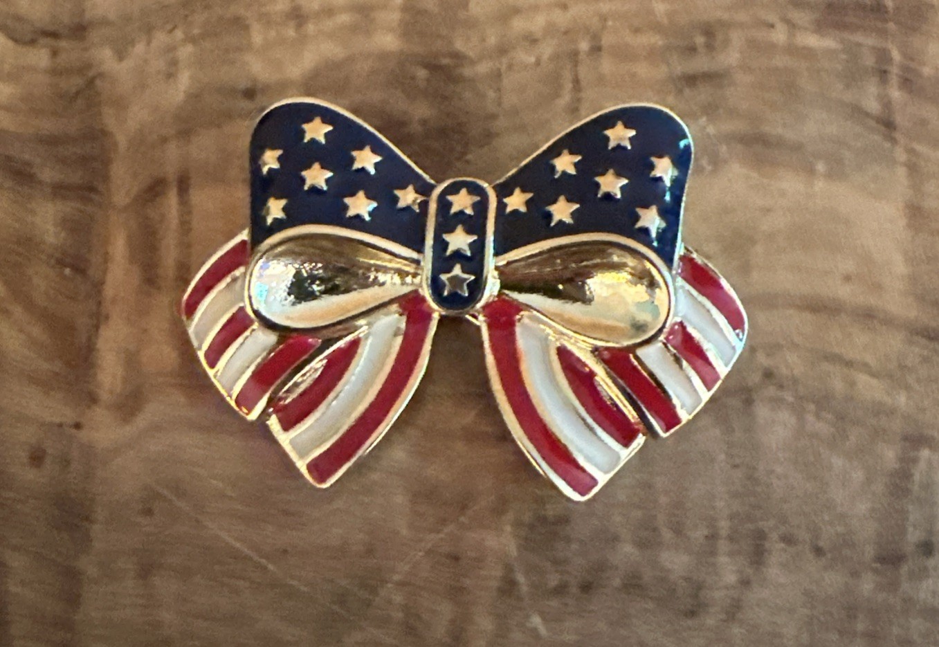 Vintage Patriotic Bow Pin Brooch NRT gold tone red, white, blue USA America