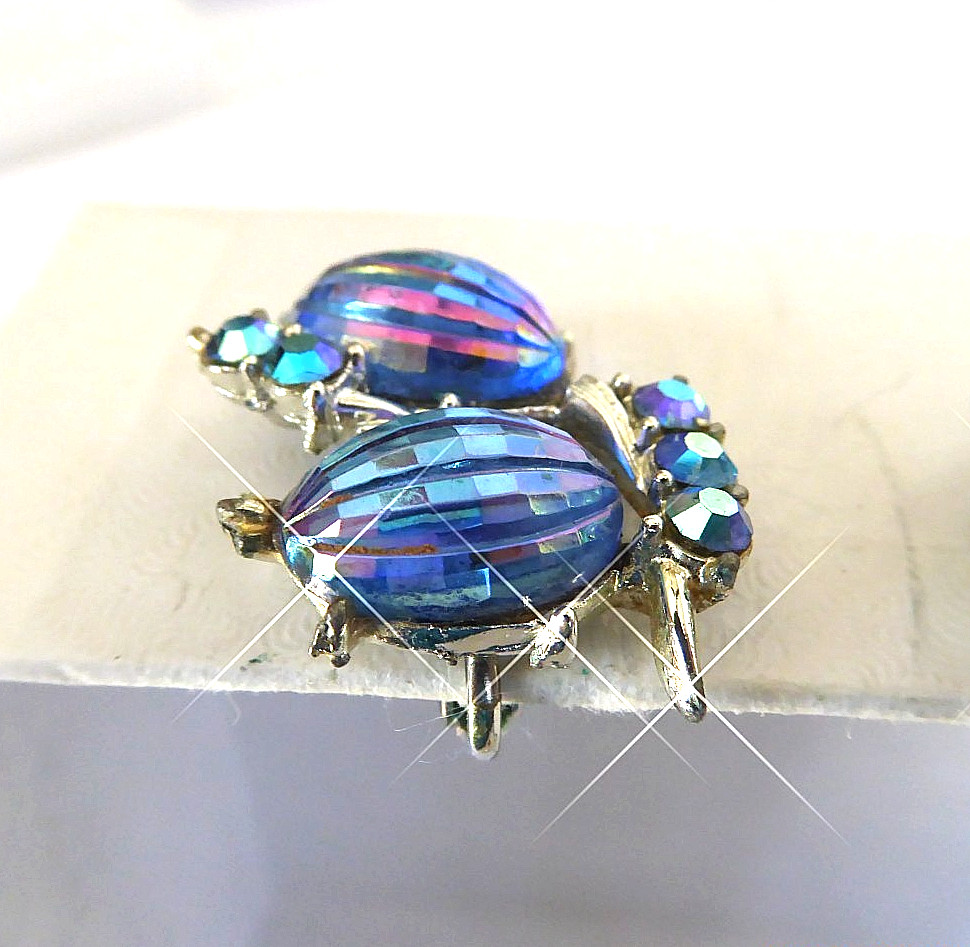 RARE VTG CORO BLUE RIBBED AB GLASS RHINESTONE NECKLACE BROOCH EARRINGS SET