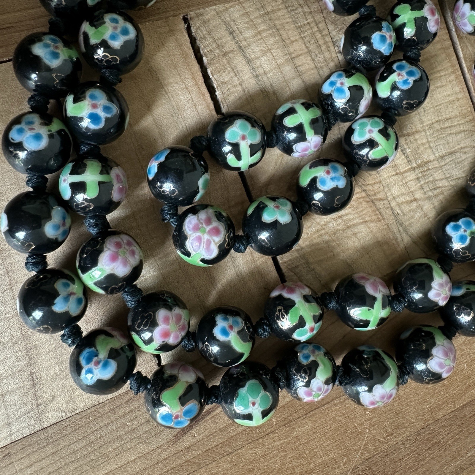 VTG Chinese Porcelain Beaded Necklace 26 Inch Black Pink Flower Knotted Round