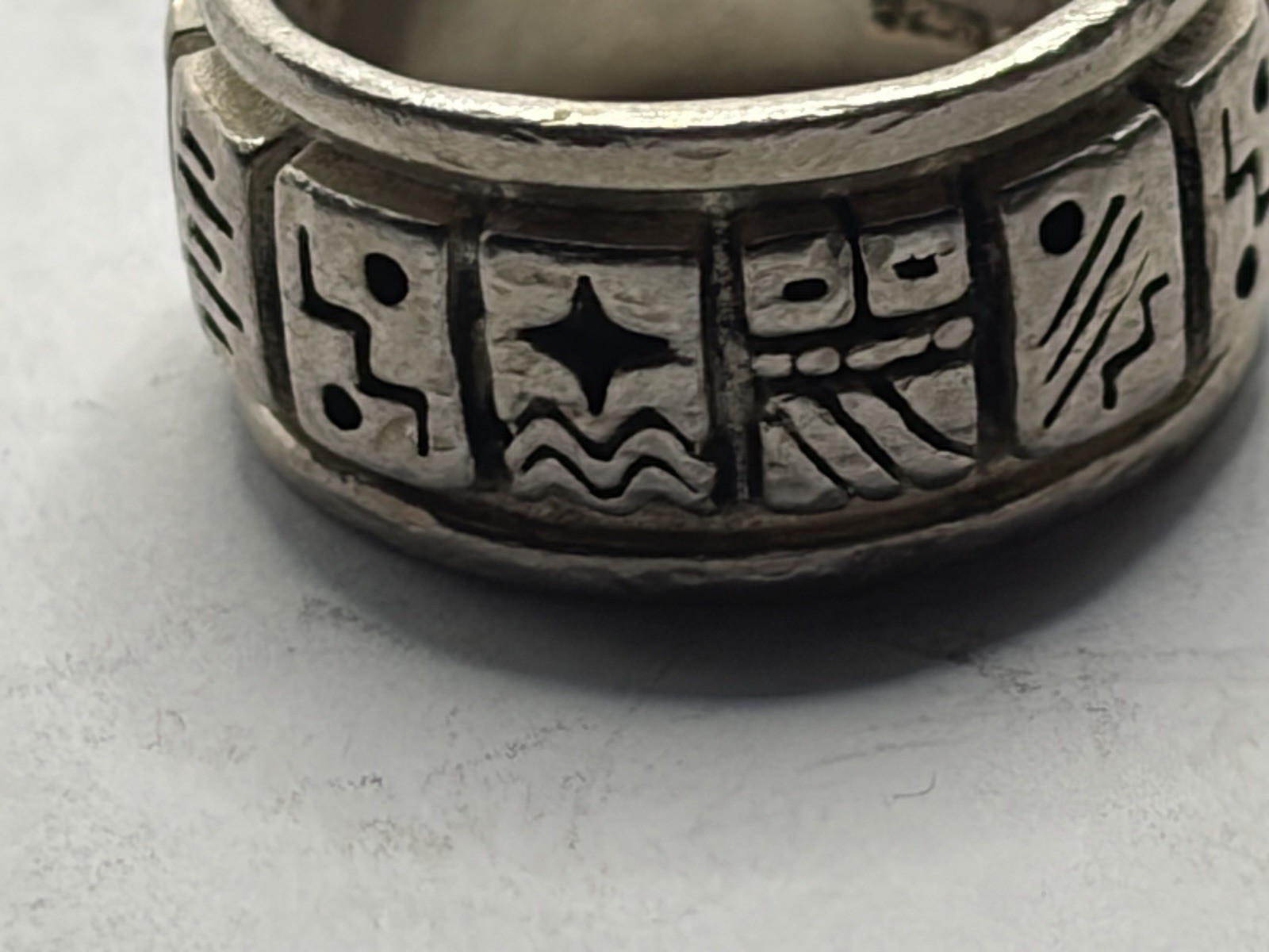 Vintage tribal design sterling silver traditional band men women ring sz 7.5