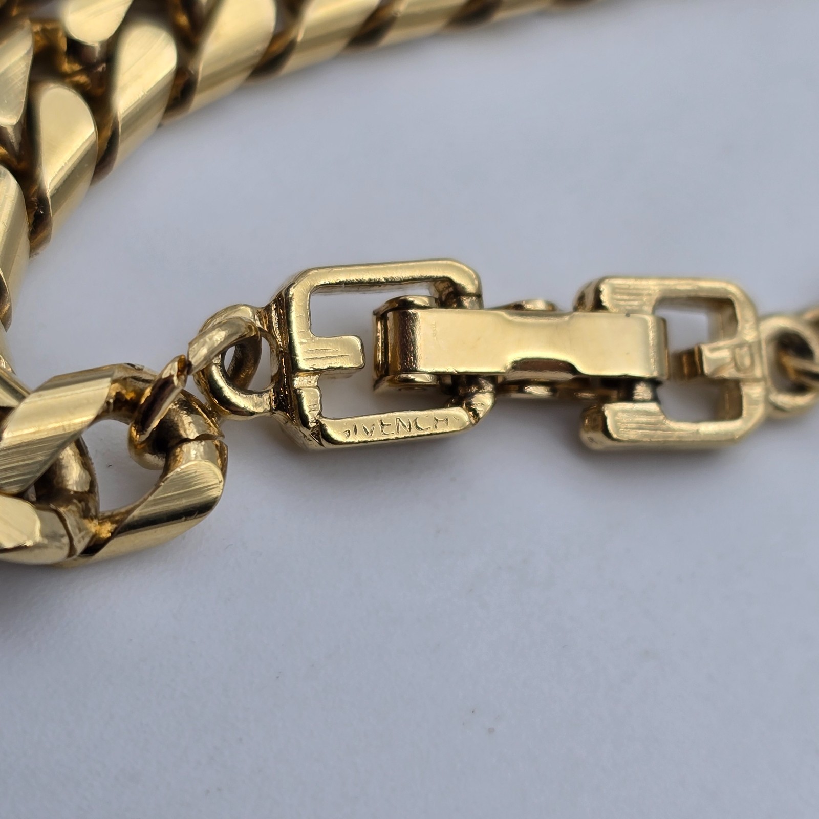 Givenchy 6.4 mm Cuban Curb Chain Link Gold Tone Necklace 24″