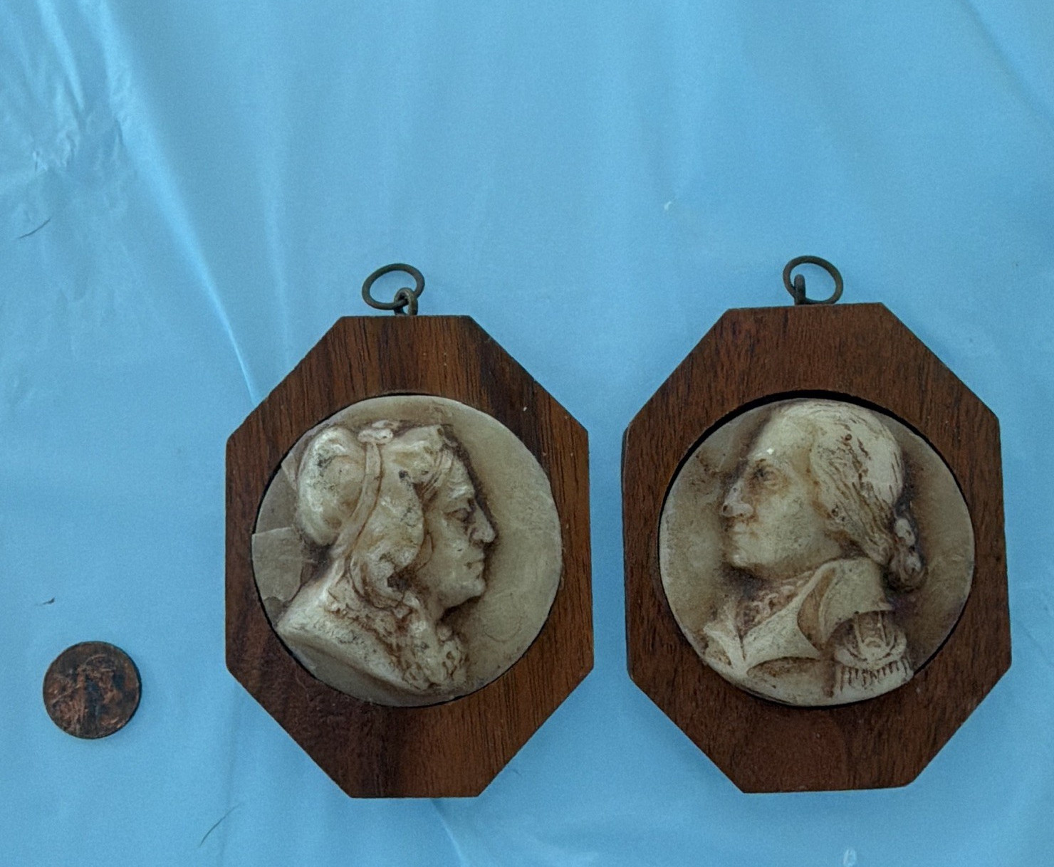 Martha and George Washington Set of 2 Portrait Wall Plaques – wax cameo