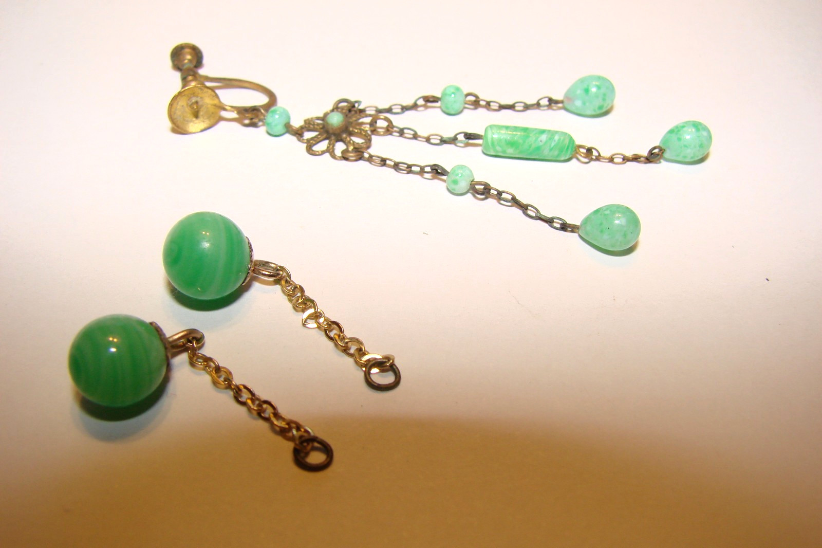 ANTIQUE PEKING GLASS SINGLE EARRING PLUS SATURN BEAD JADE? GOLD CHAIN ADDITIONS