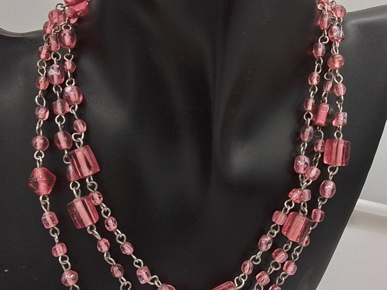 46″ PINK ART GLASS VINTAGE ESTATE NECKLACE CUBE & ROUND SHAPE BEADS CHAIN LINKED