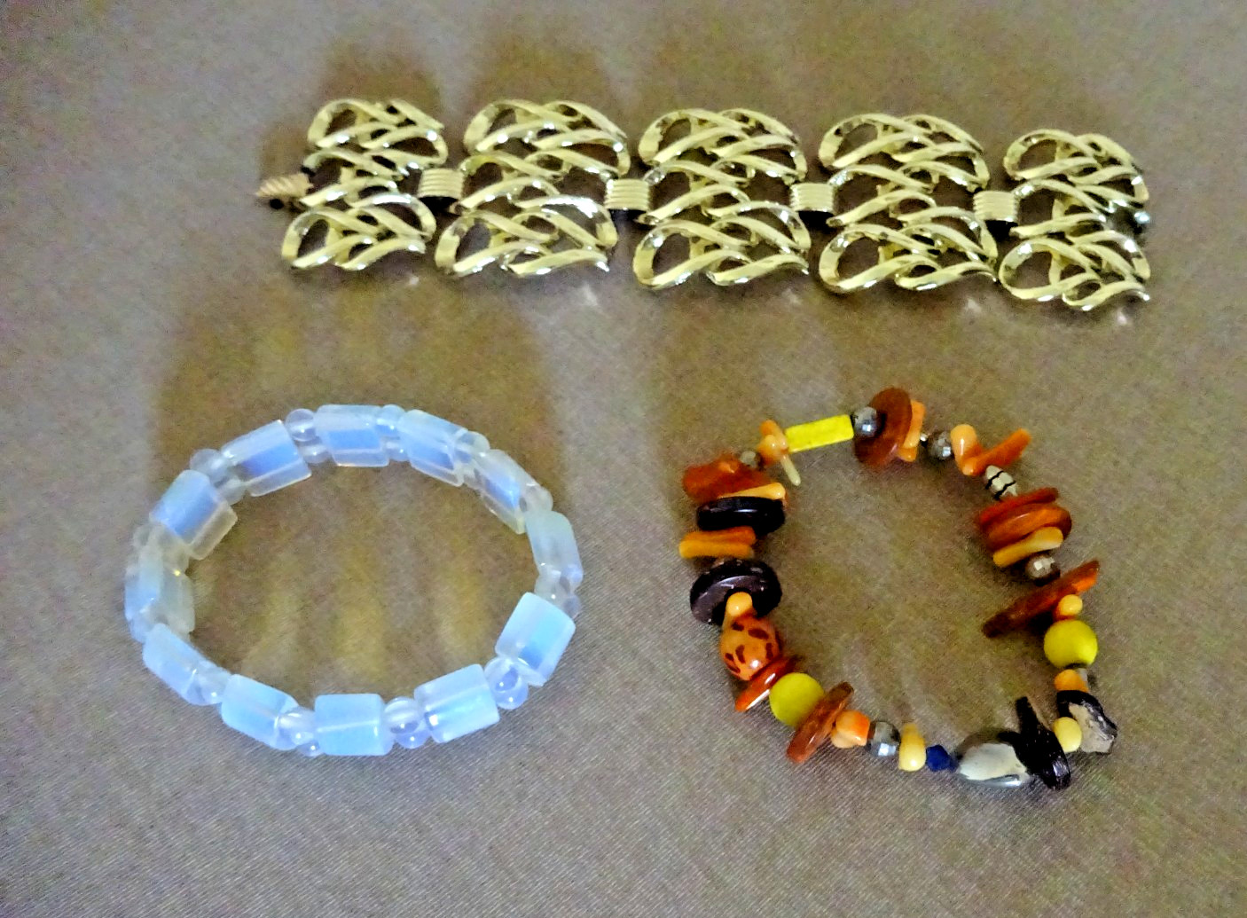 VINTAGE LOT (9) BRACELETS, CHUNKY BANGLE, CUFF, BEAD, RHINESTONE, ETC.