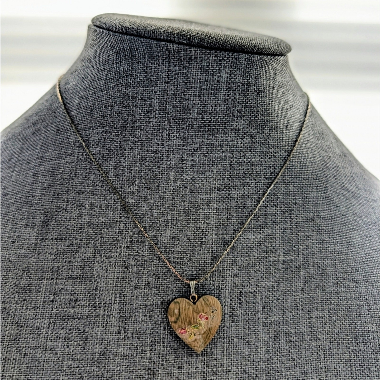 Vintage Cottagecore Wood Heart Floral Love Dainty Silver Tone Feminine Necklace