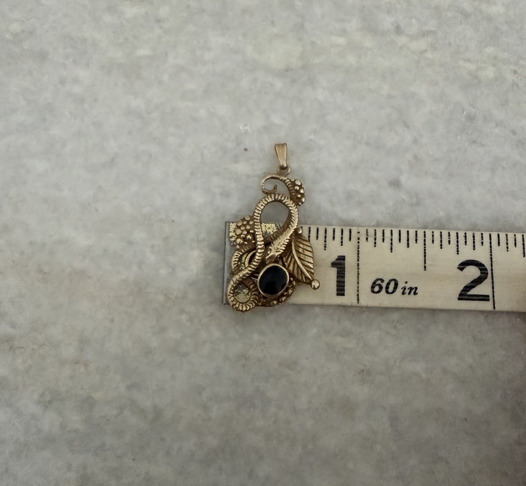 Vintage Gold Sterling Silver 925 Textured Snake Onyx Leaves Pendant