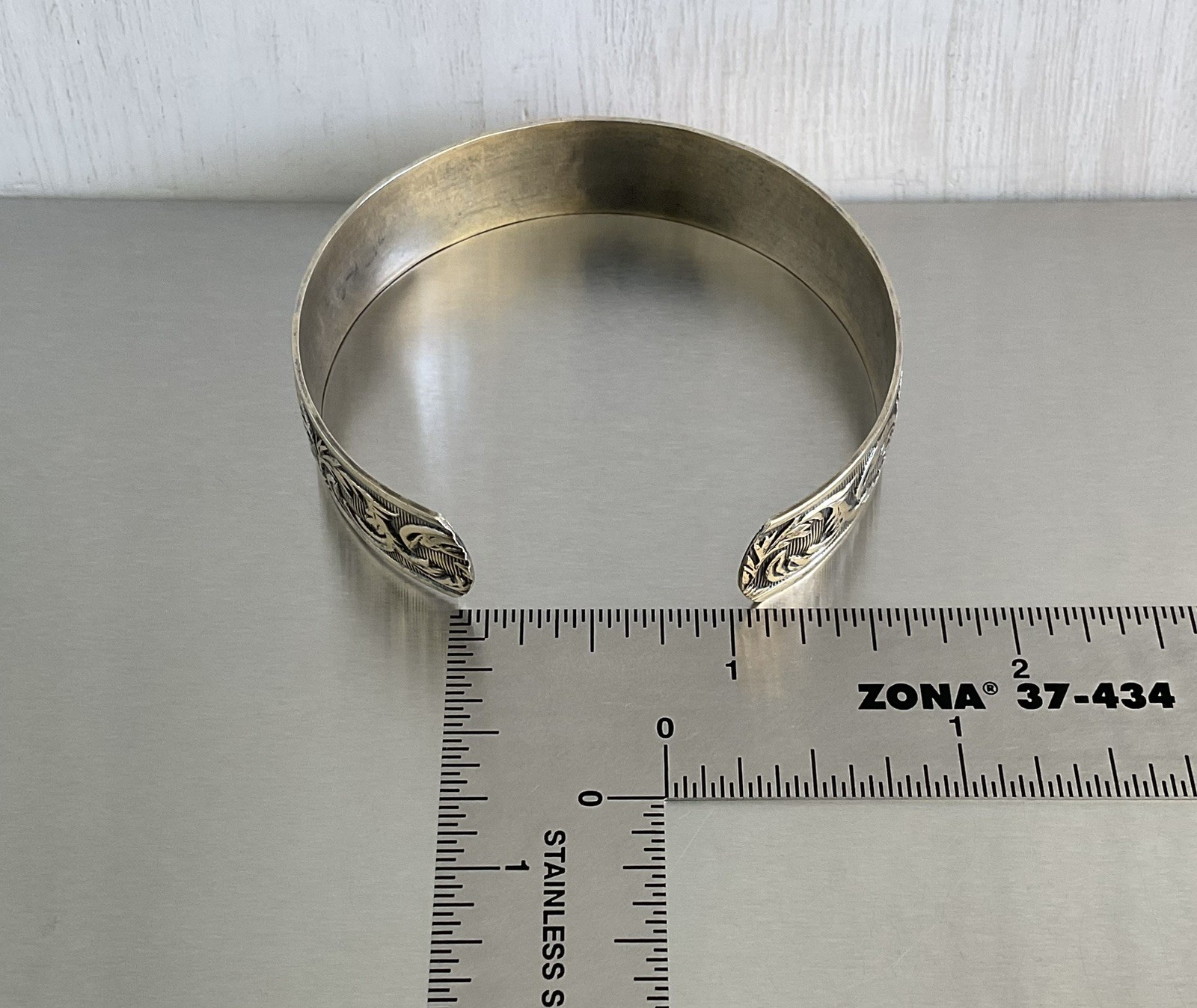 Vintage DANECRAFT Vermeil Sterling Cuff Bracelet Raised Leaf Vine Pattern 6.5″