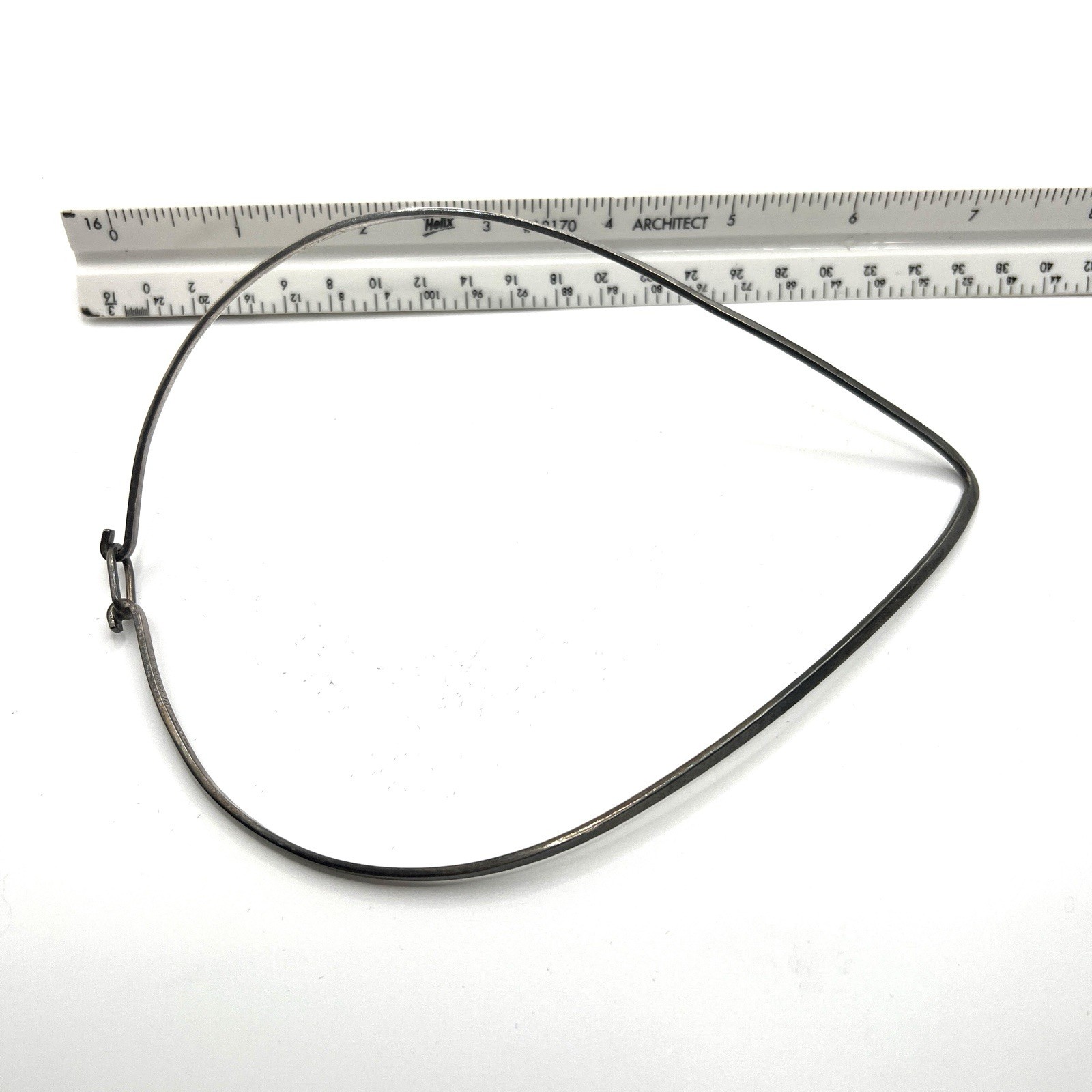 Vintage Escorcia Mexico 950 Silver Modernist Teardrop V-Shape Collar Necklace