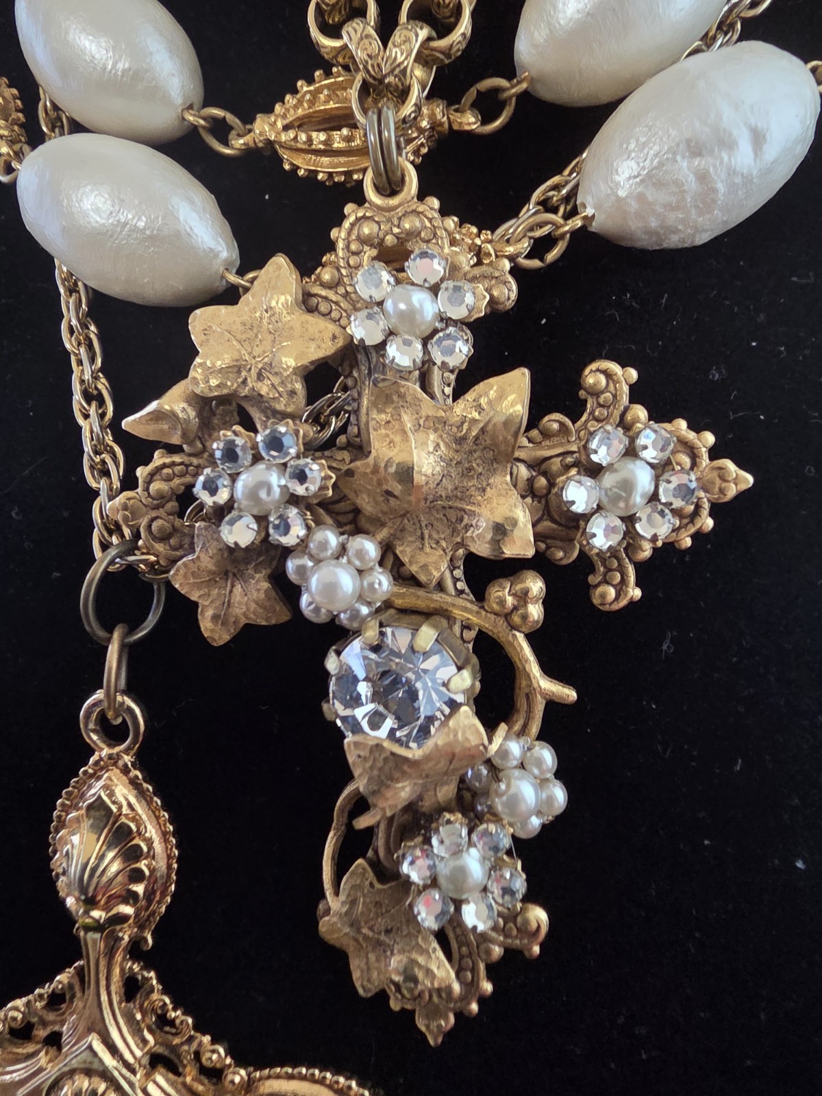 VTG SIGNED ART. DEMARIO. FLORENZA. 3 PIECES NECKLACE/PENDANTS, RARE COLLECT