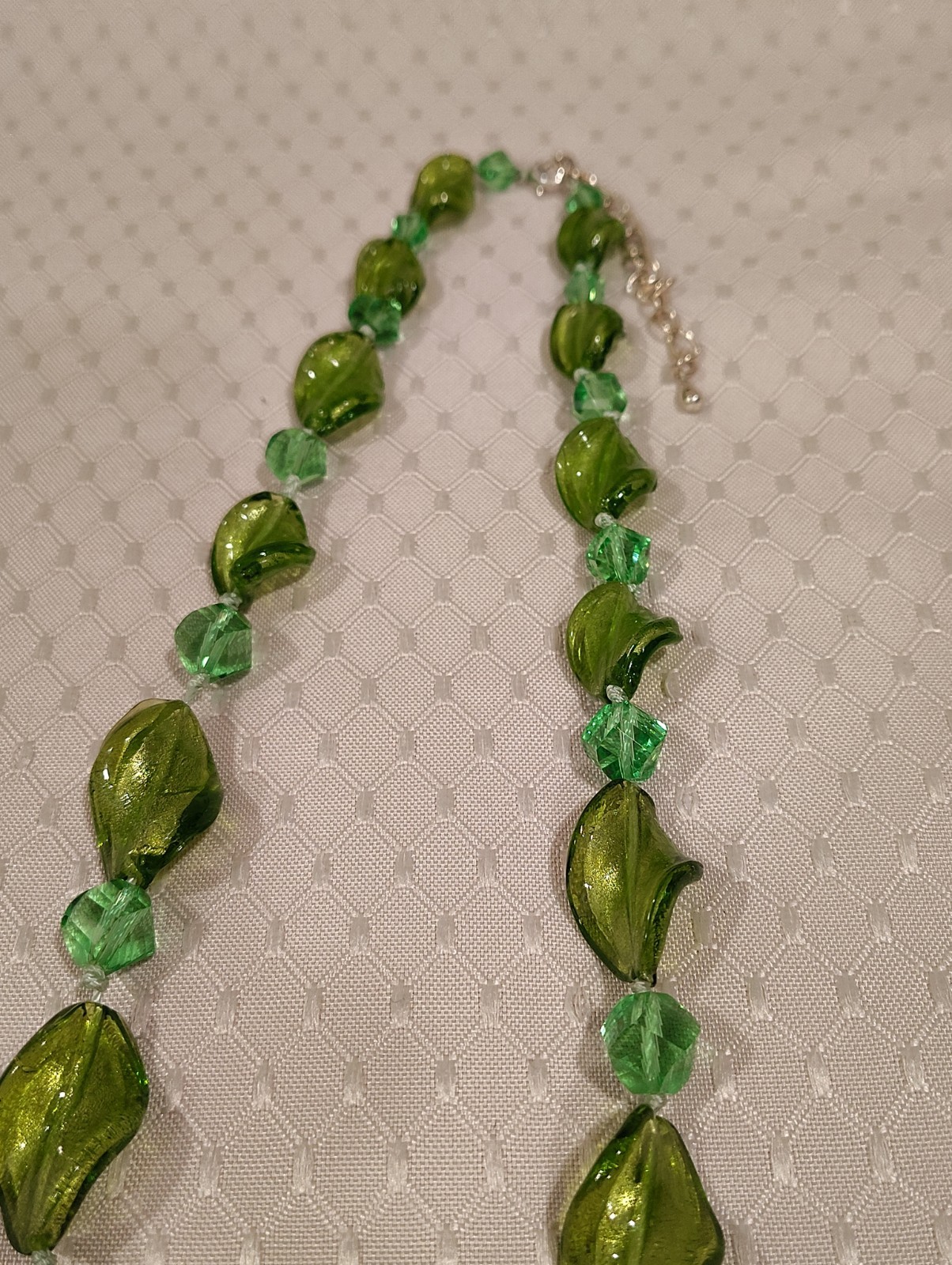 VTG Peridot Green Celluloid Beads Necklace 22″ Long