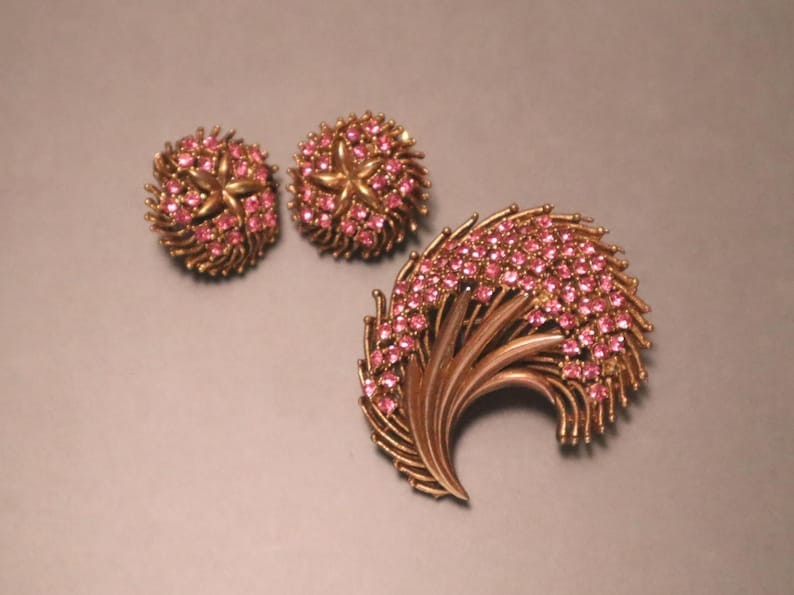 Vintage Pink Rhinestone Star Flower Set Brooch Earrings
