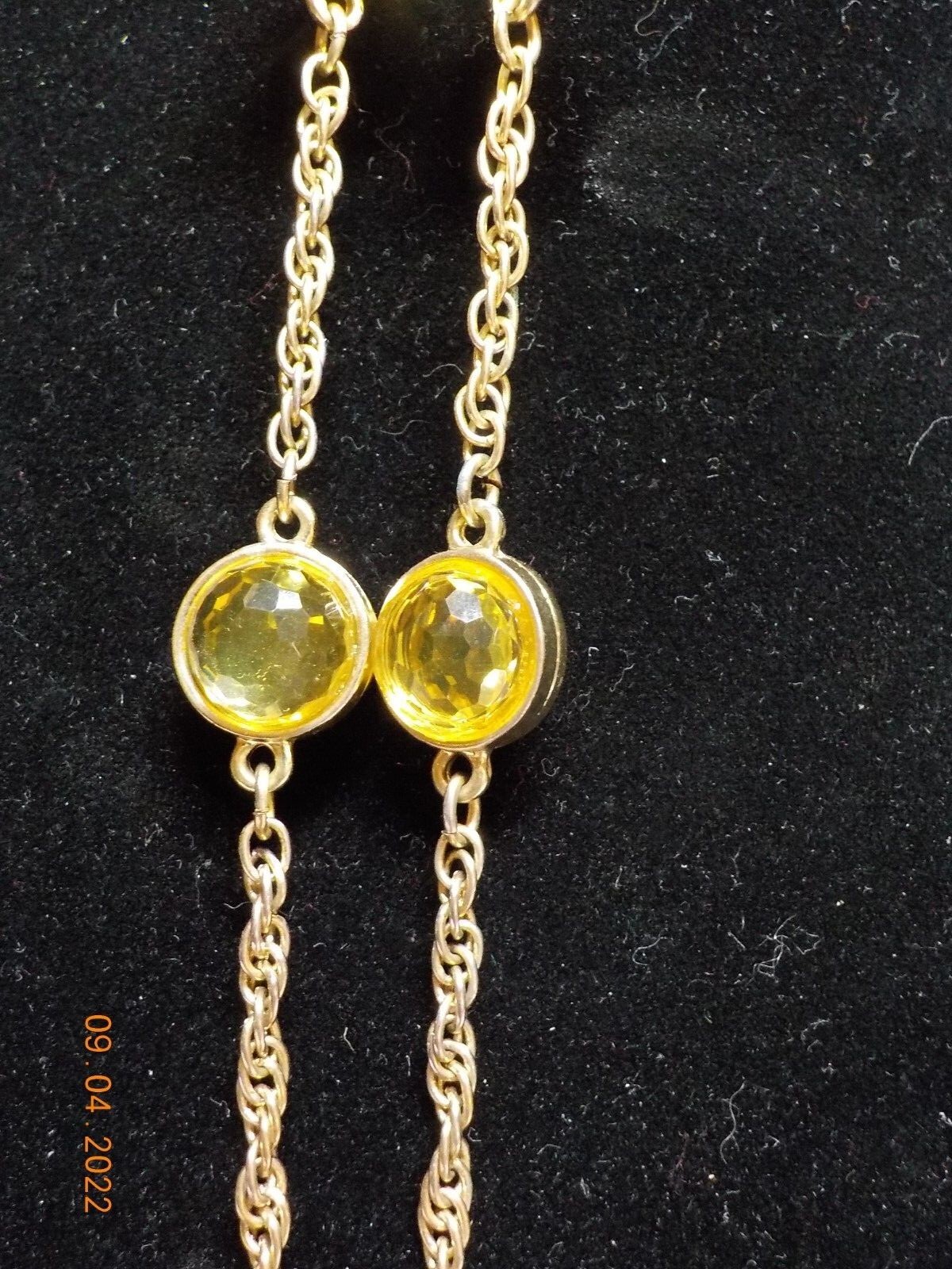 J CREW FACETED YELLOW 10 CRYSTAL BALLS ON TWISTED OVAL GOLDTONE METAL CHAIN