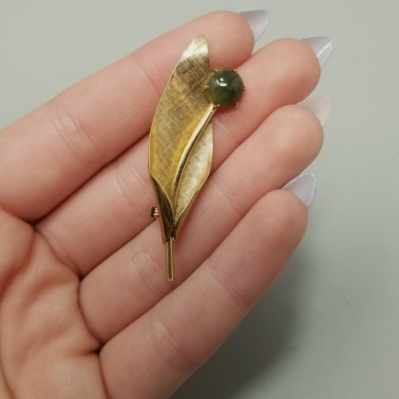 Vintage Bell Trading Karat Clad Leaf Shape Brooch Green Stone Lapel Pin