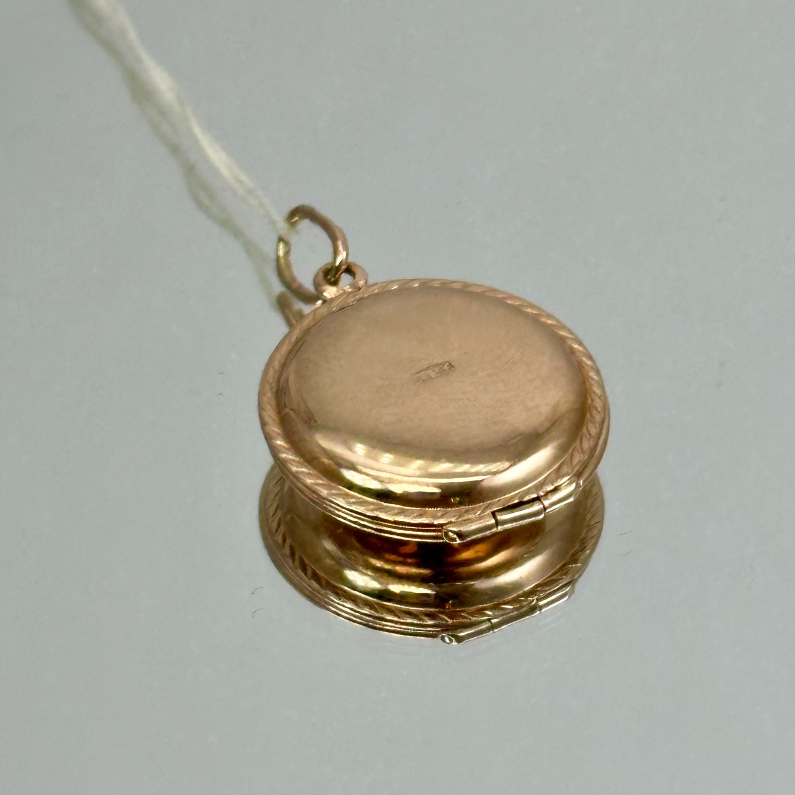 USSR Vintage Original Solid Rose Gold Locket Photo 583 14K 2,56 g. Ukraine 1977