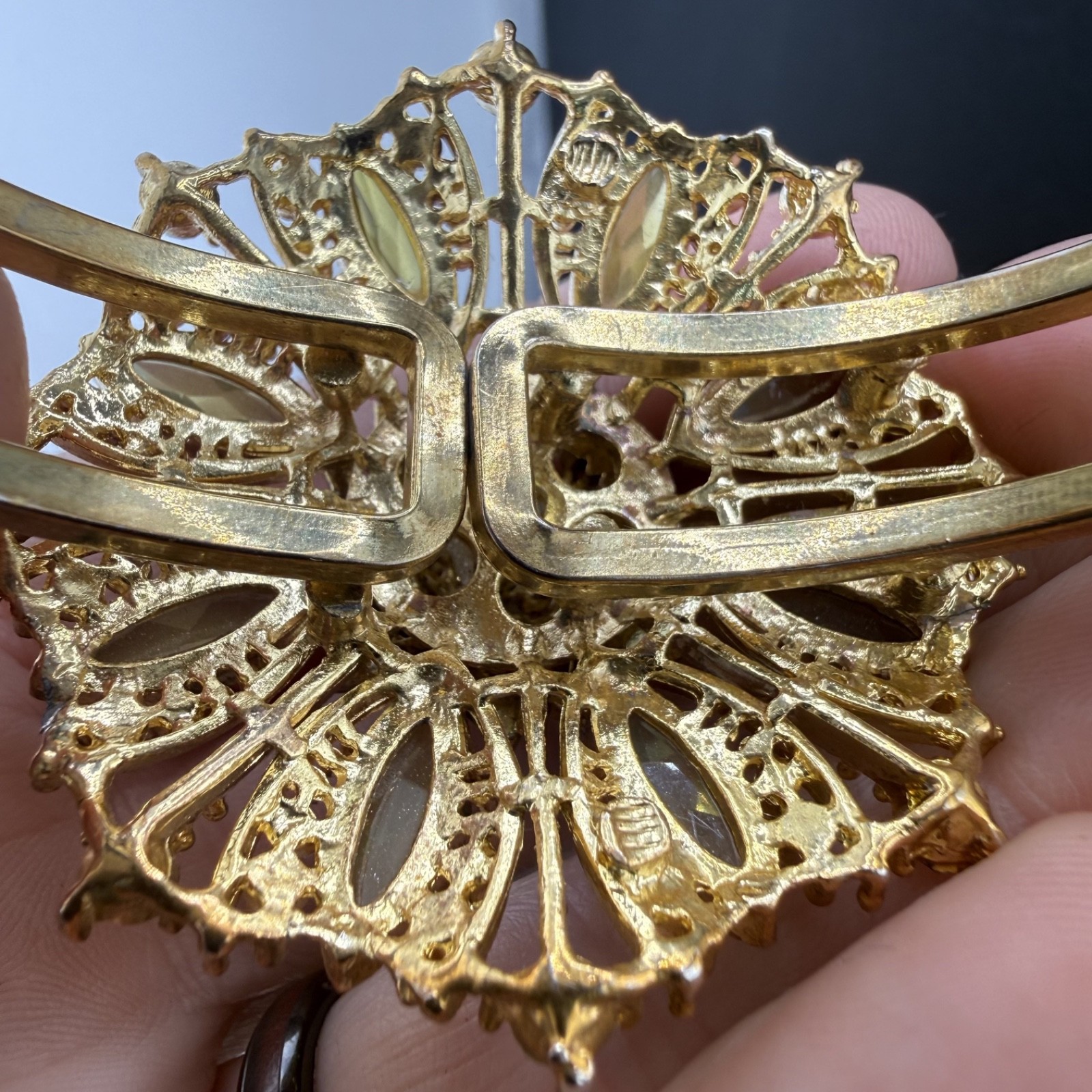 Vintage Rhinestone Hinged Bangle Flower Gold Tone Spring 6”