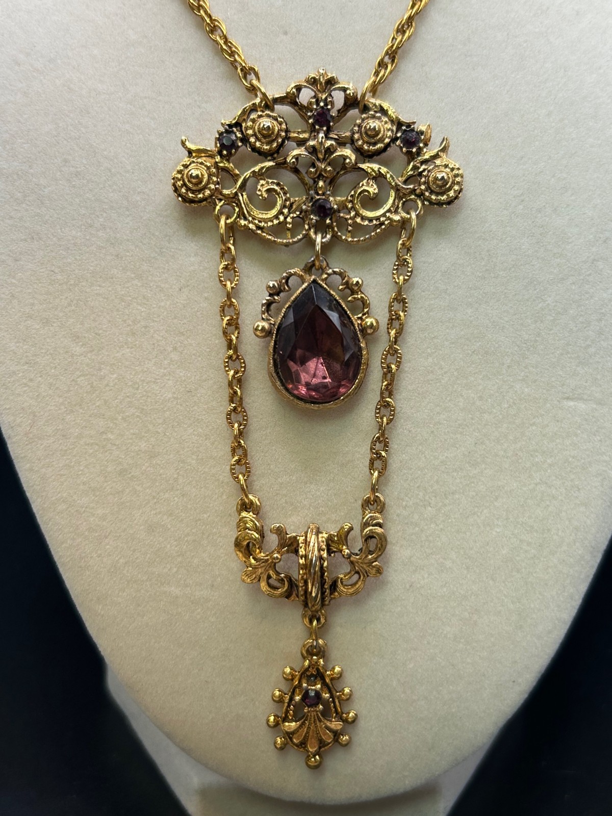 VINTAGE PURPLE PENDANT NECKLACE FLORENZA(?) FOIL BACK GOLD TONE 37 IN UNSIGNED