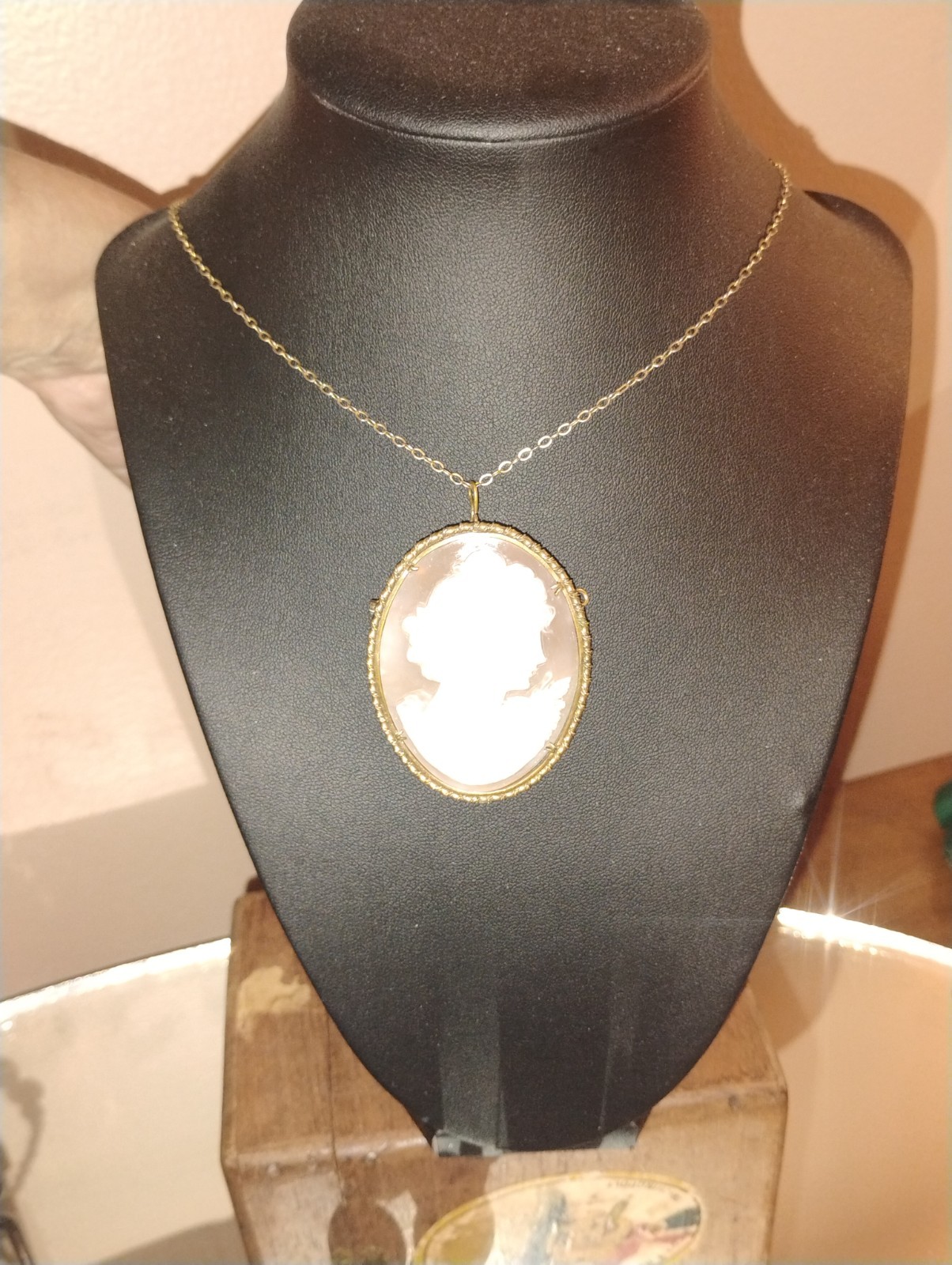 Vintage Cameo