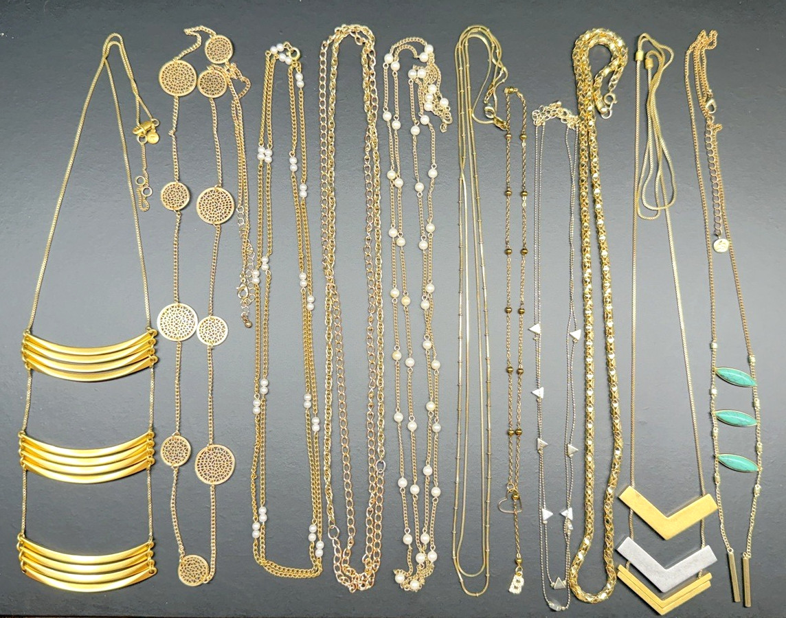 100 pcs Vintage Now Gold Tone Pendants Chains Necklaces Lot Signed & Unsigned