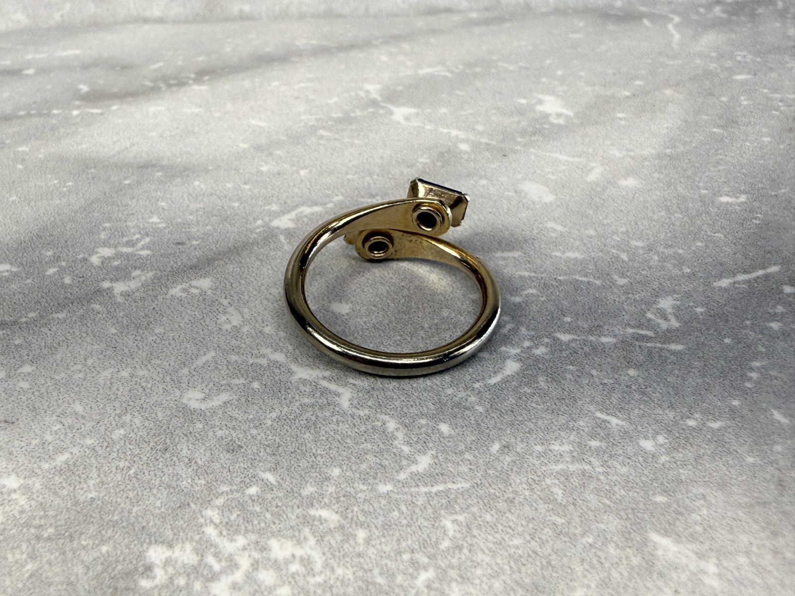 Vintage Gold Tone Blue Rhinestone Ring Size 5.5