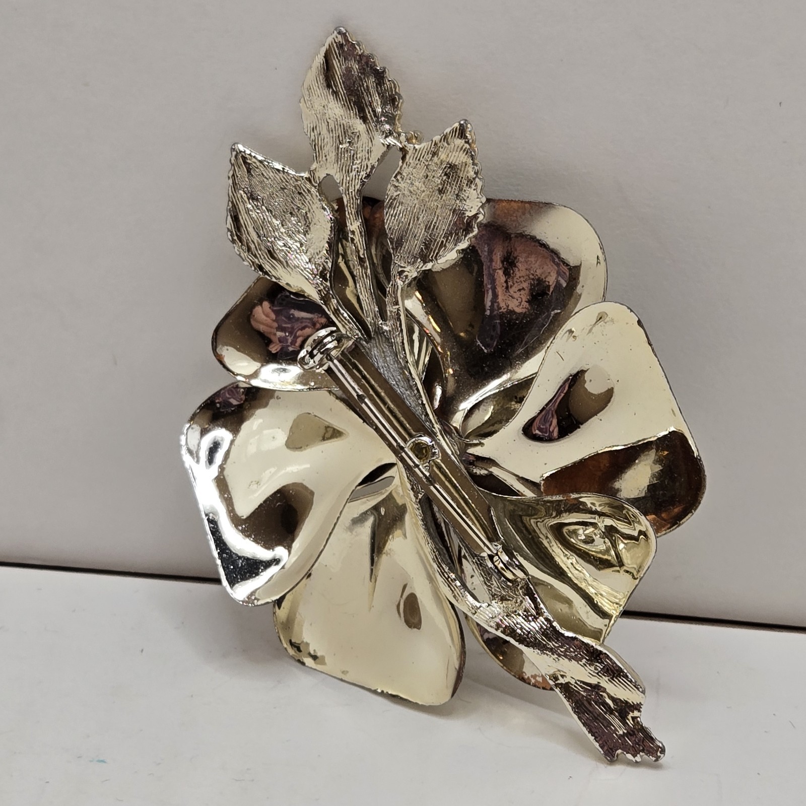 Black & Gold Tone Brooch/Pin With Moissanite Center Stone. Preowned Very Good