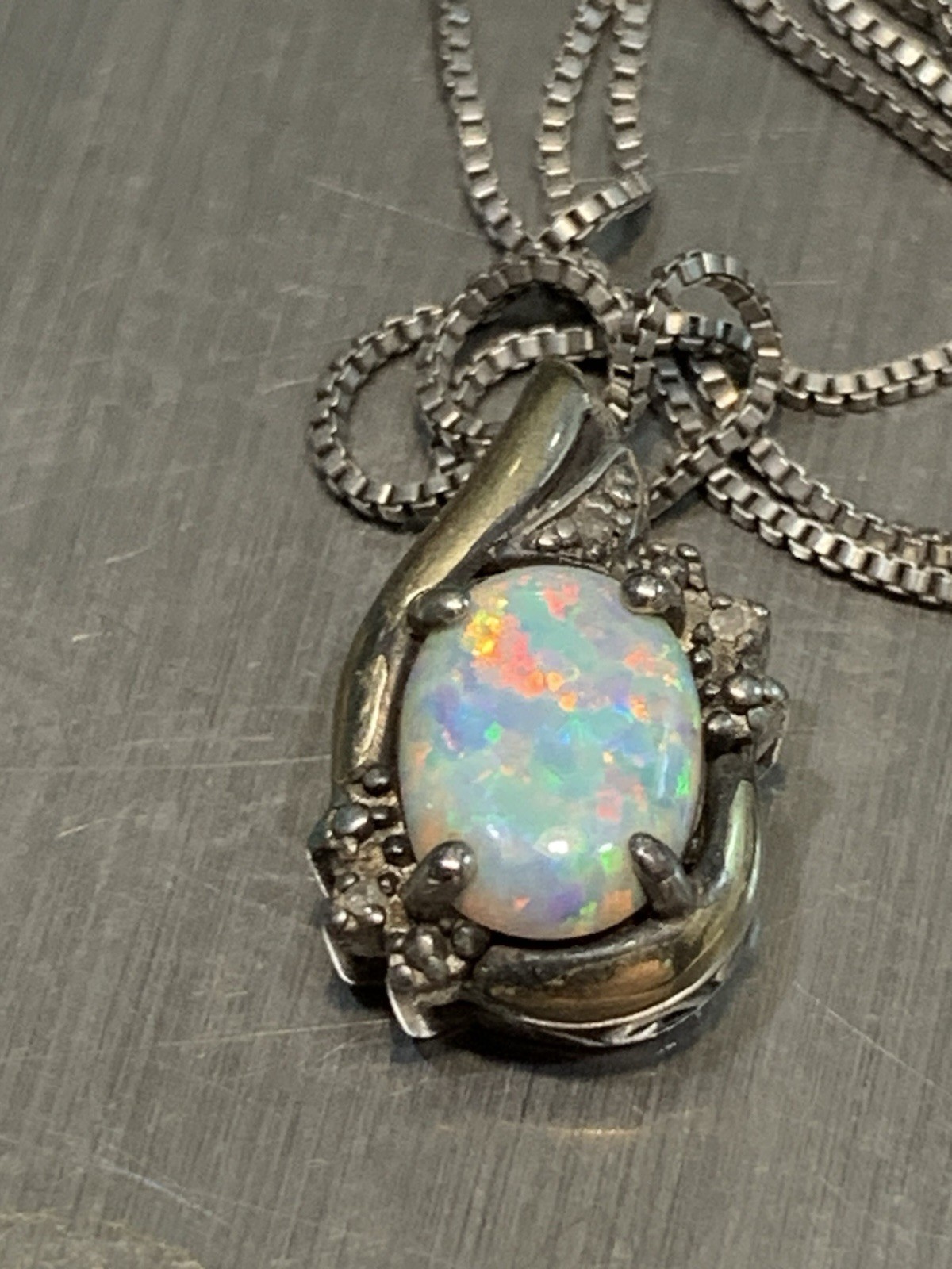 Vtg 10kt Over Sterling Silver Opal Pendent On Box Chain