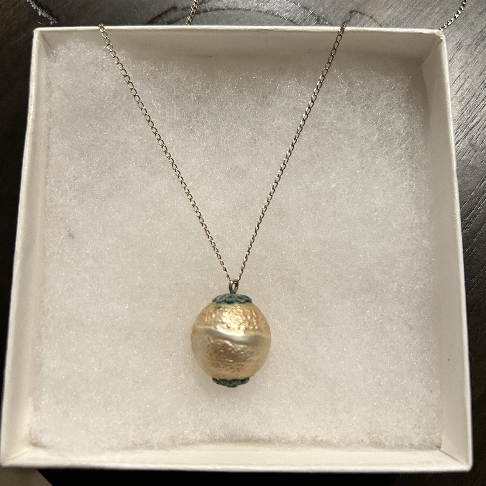 Vintage Sarah Coventry Baroque Pearl Necklace 16 Inch Chain Gold Tone