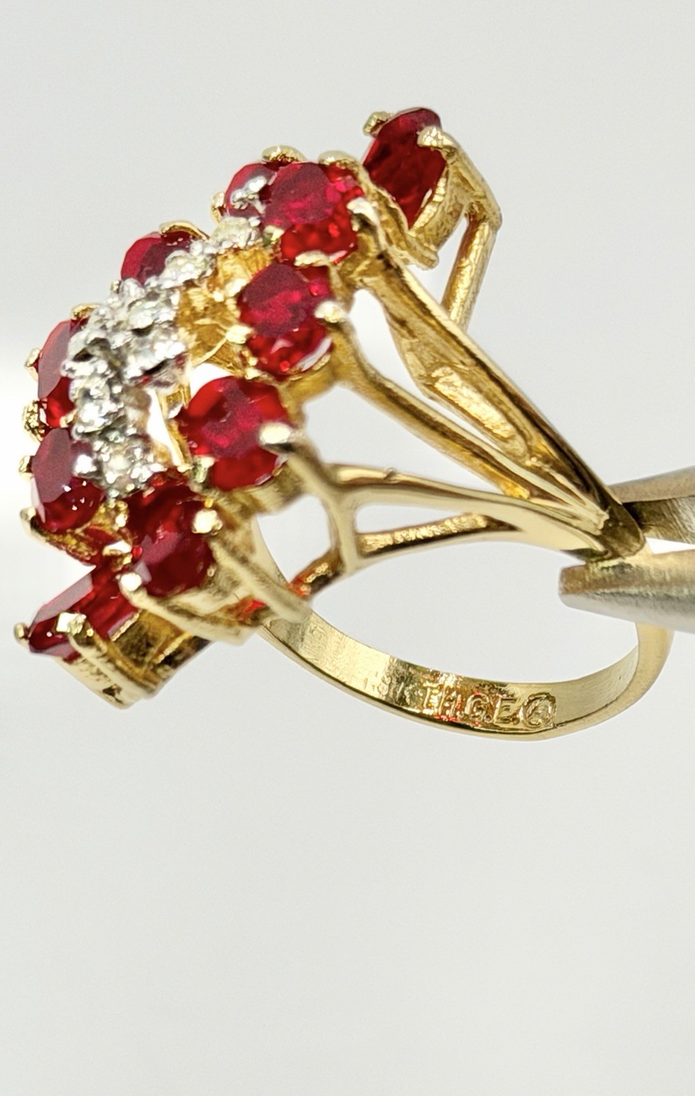 Vintage Aurora Jewelry Co Ring Red Stones Clear Accent Cluster 18kt HGE Sz 5.75