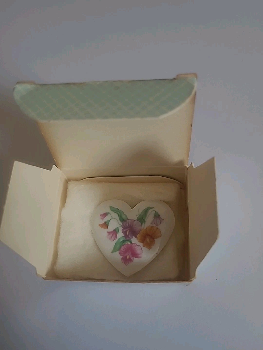 1987 Avon Birthday Bouquet Pin