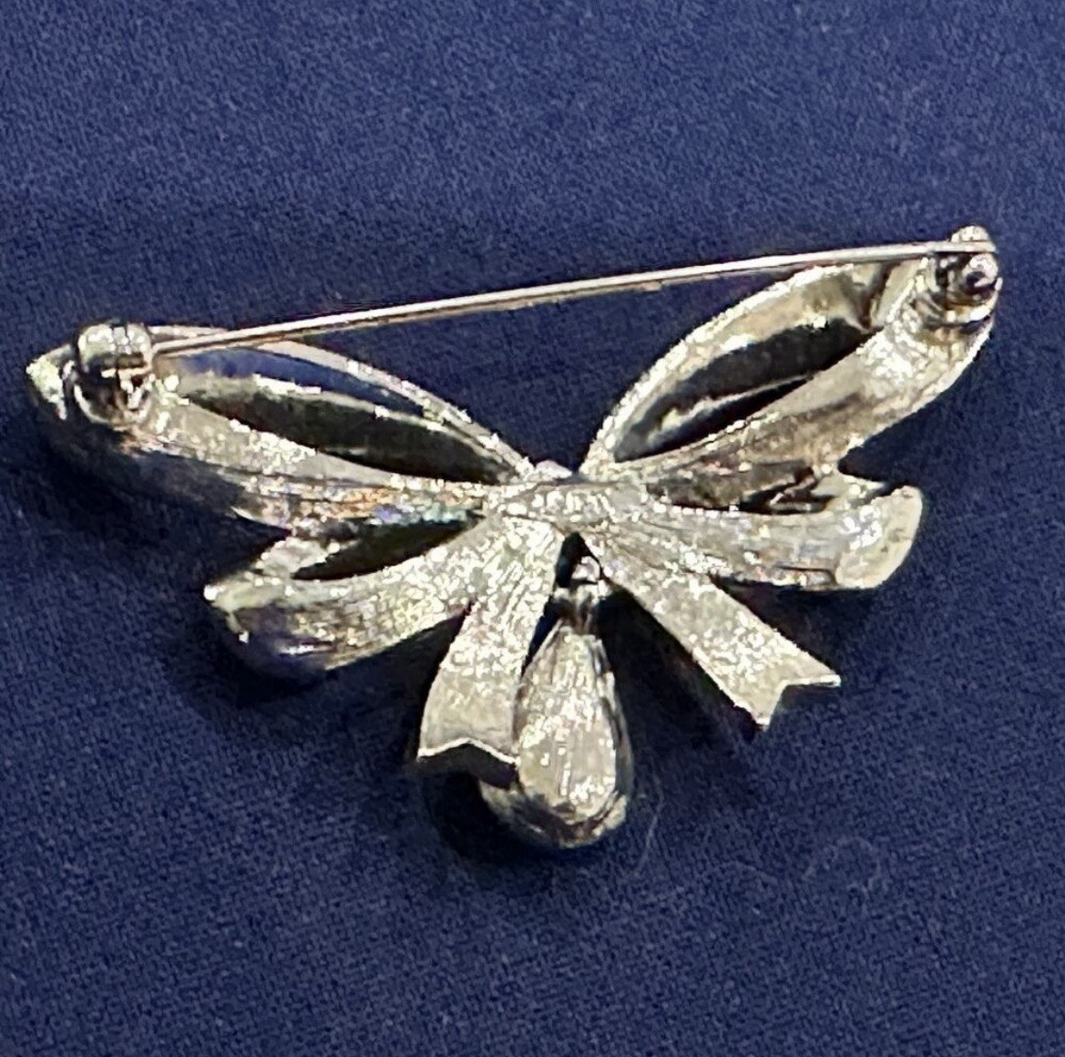 Vintage Avon December Birthstone Bow Brooch Teal Blue Zircon Rhinestone Pin