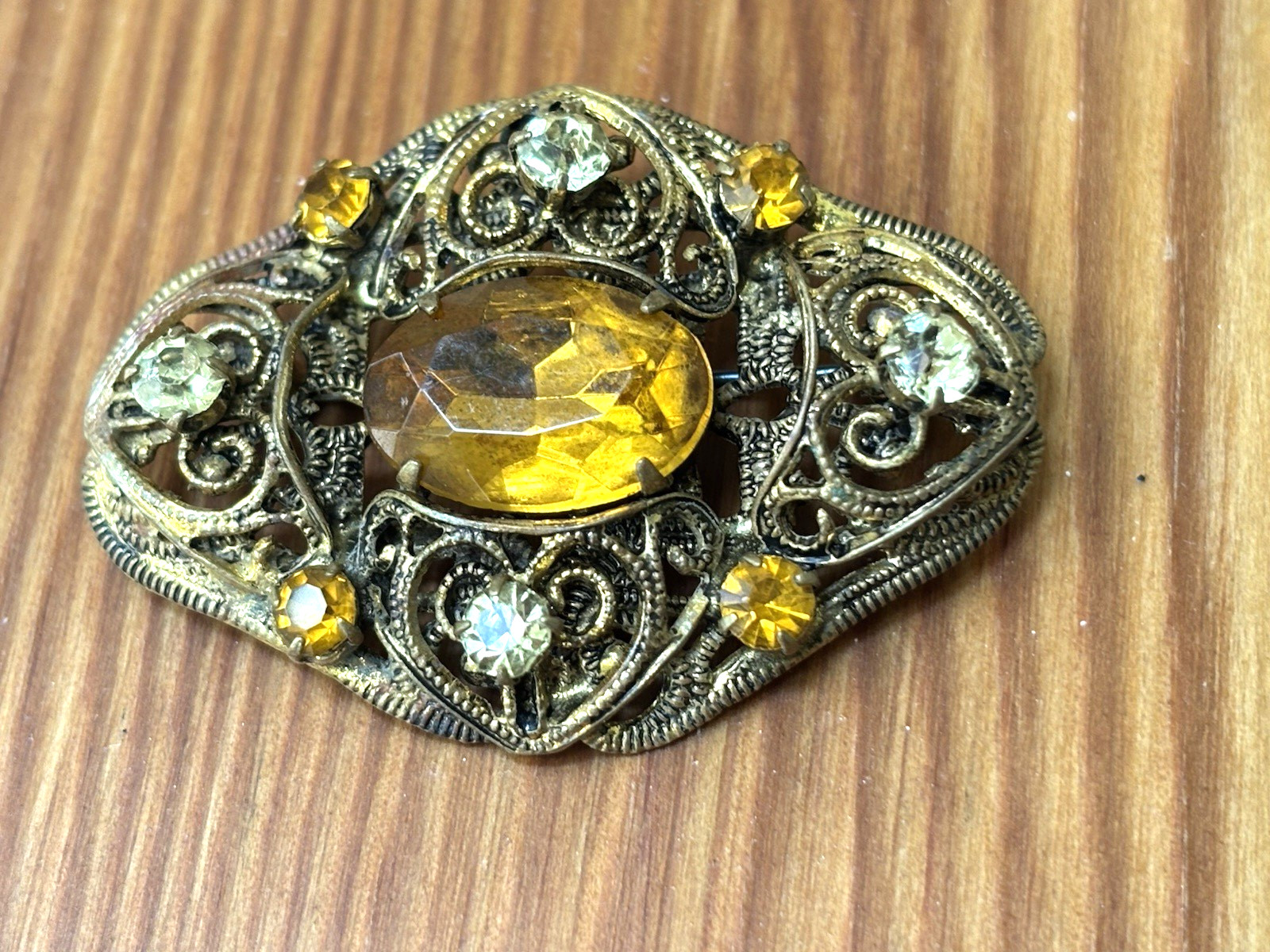Vintage Art Deco Gold Tone Filigree Amber & Yellow Rhinestone Brooch 1 3/4″
