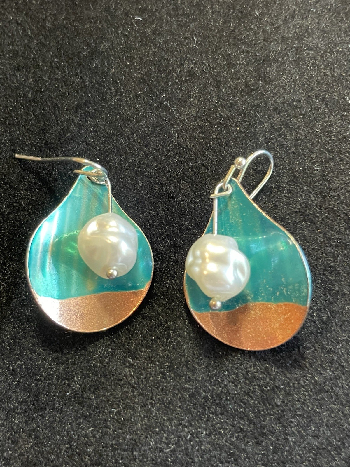 Vintage Source Unknown Teardrop Pierced Earring With Faux Pearl