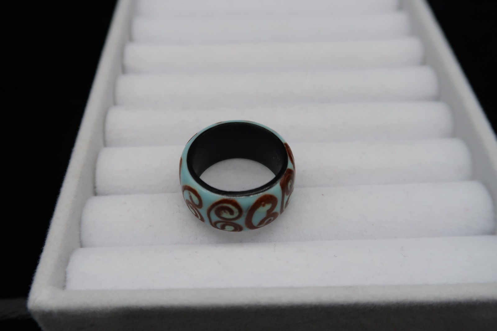 Vtg Enamel Over Acrylic Resin Ring Robin Egg Blue w/ Brown Swirl Accents Pretty