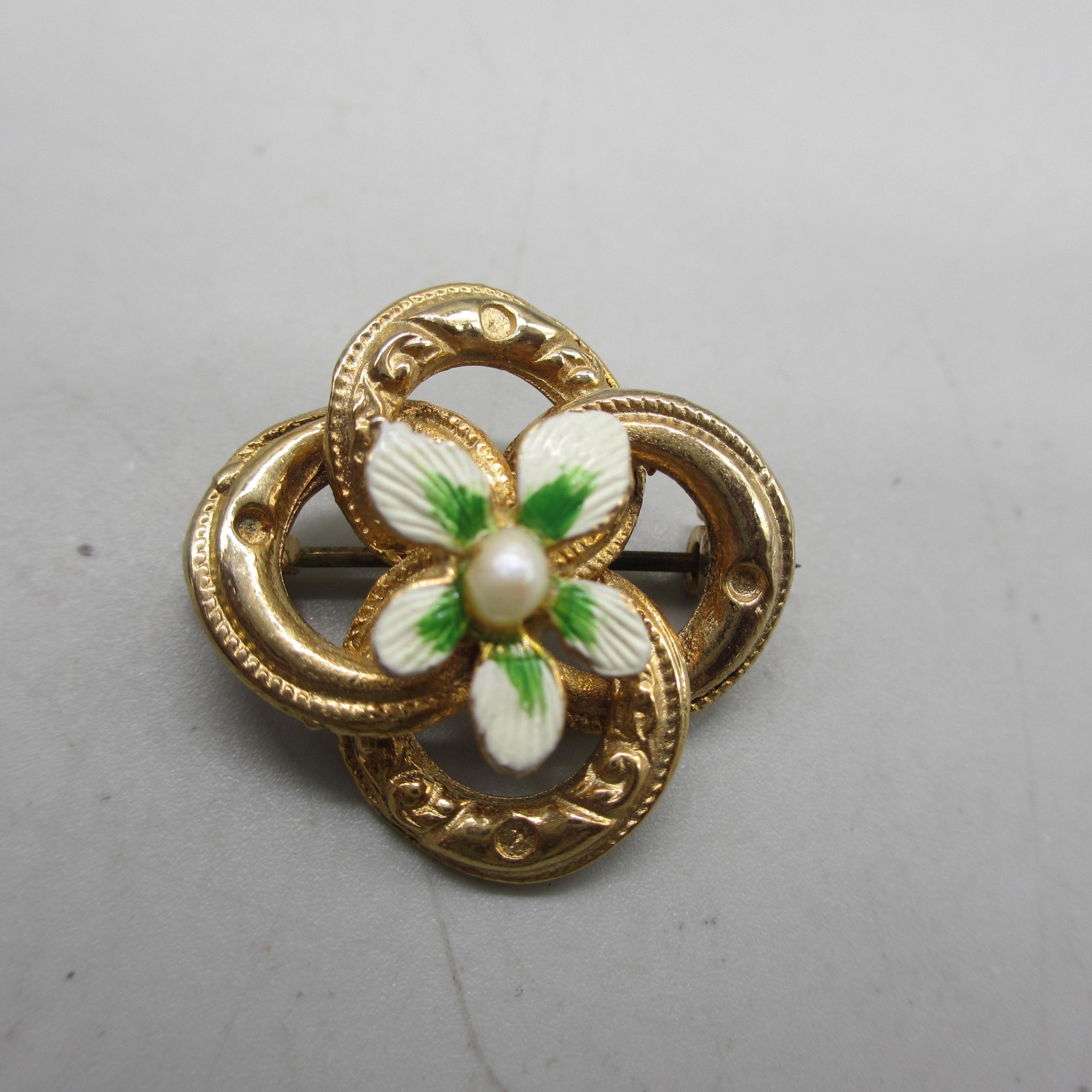 Vintage Enamel Flower Brooch Earrings Set White Green Dainty Gold Tone Screwback