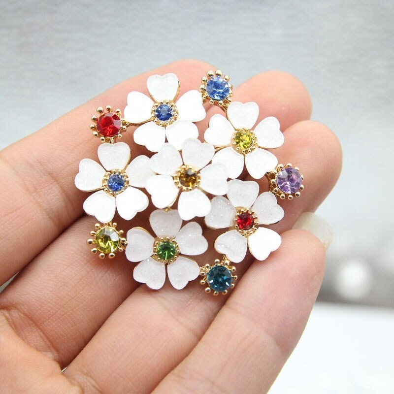 Fashion White Floral Flower Brooch Colorful Rhinestone Pin Women Dress Gift