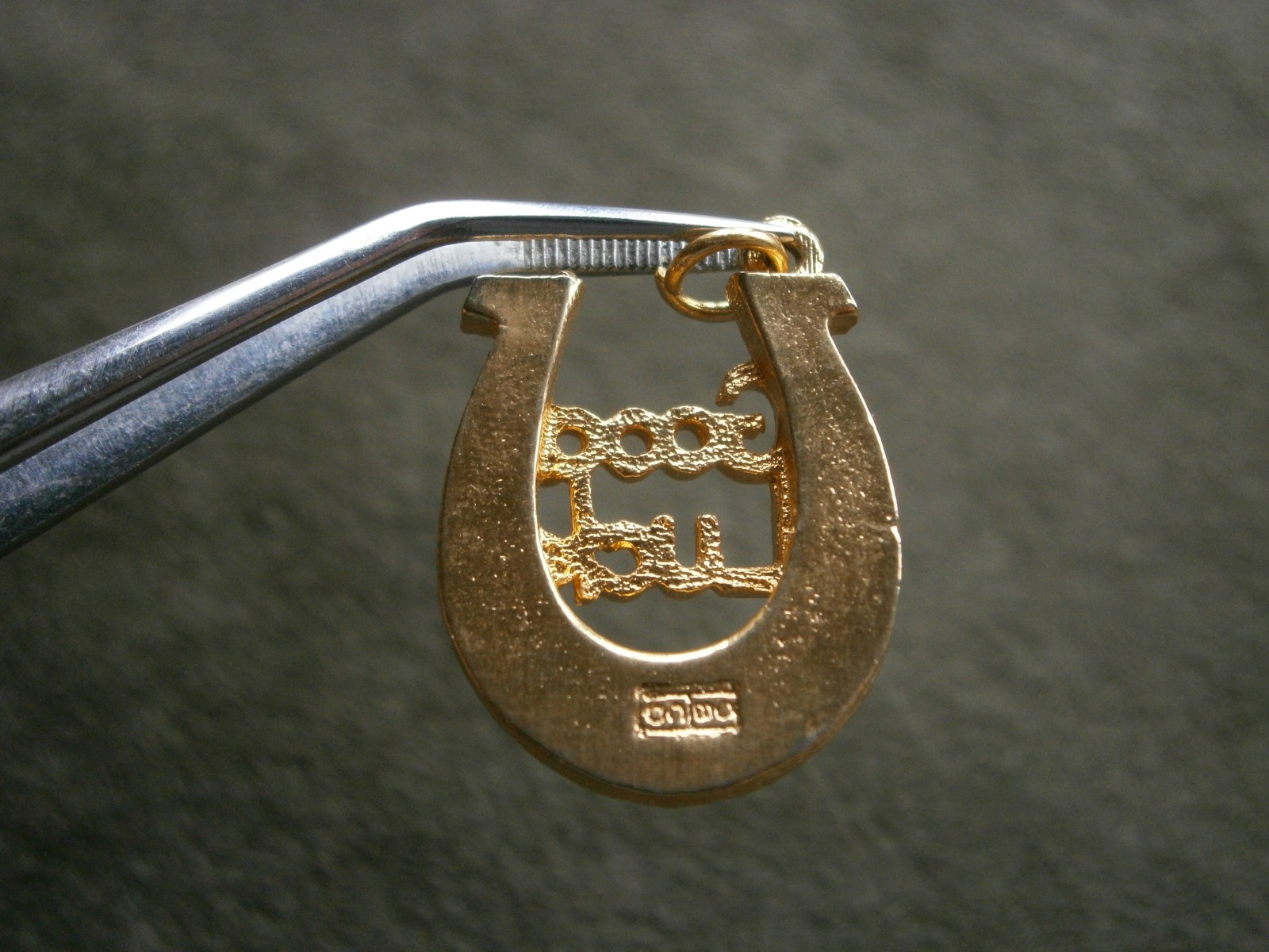 Large Hobco Good Luck Horseshoe Chunky Goldtone Vtg Bracelet Charm Pendant 4.5g