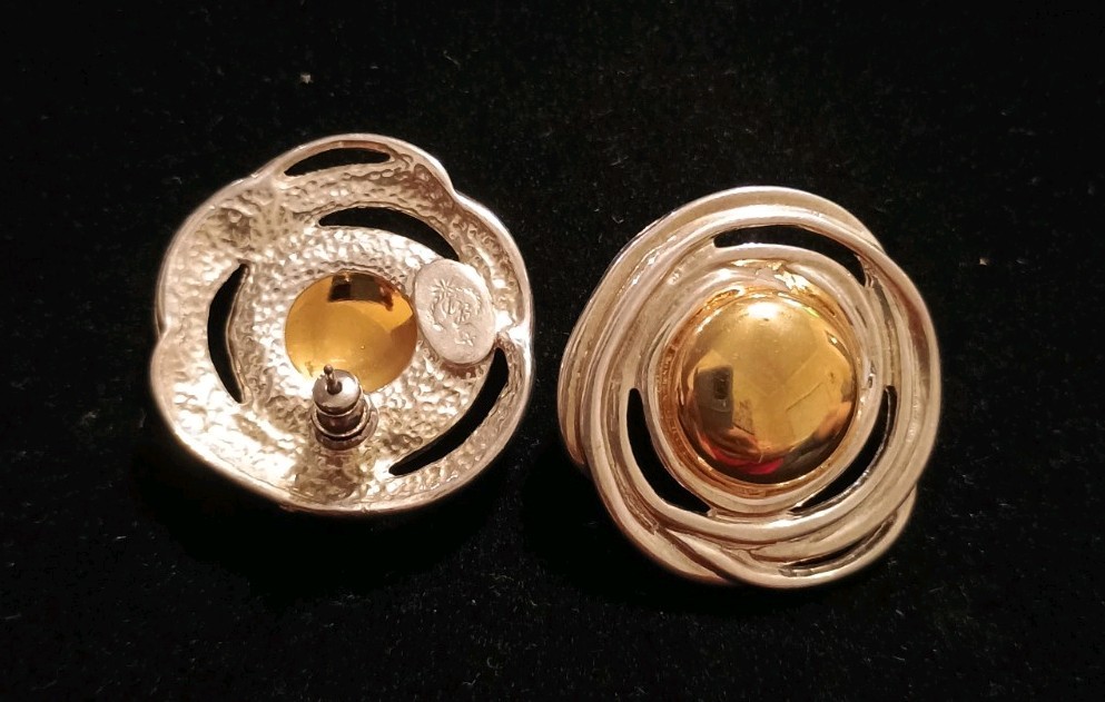 Vintage Premier Designs Two-Tone Swirl Dome Pierced Post Earrings Crown Mark.