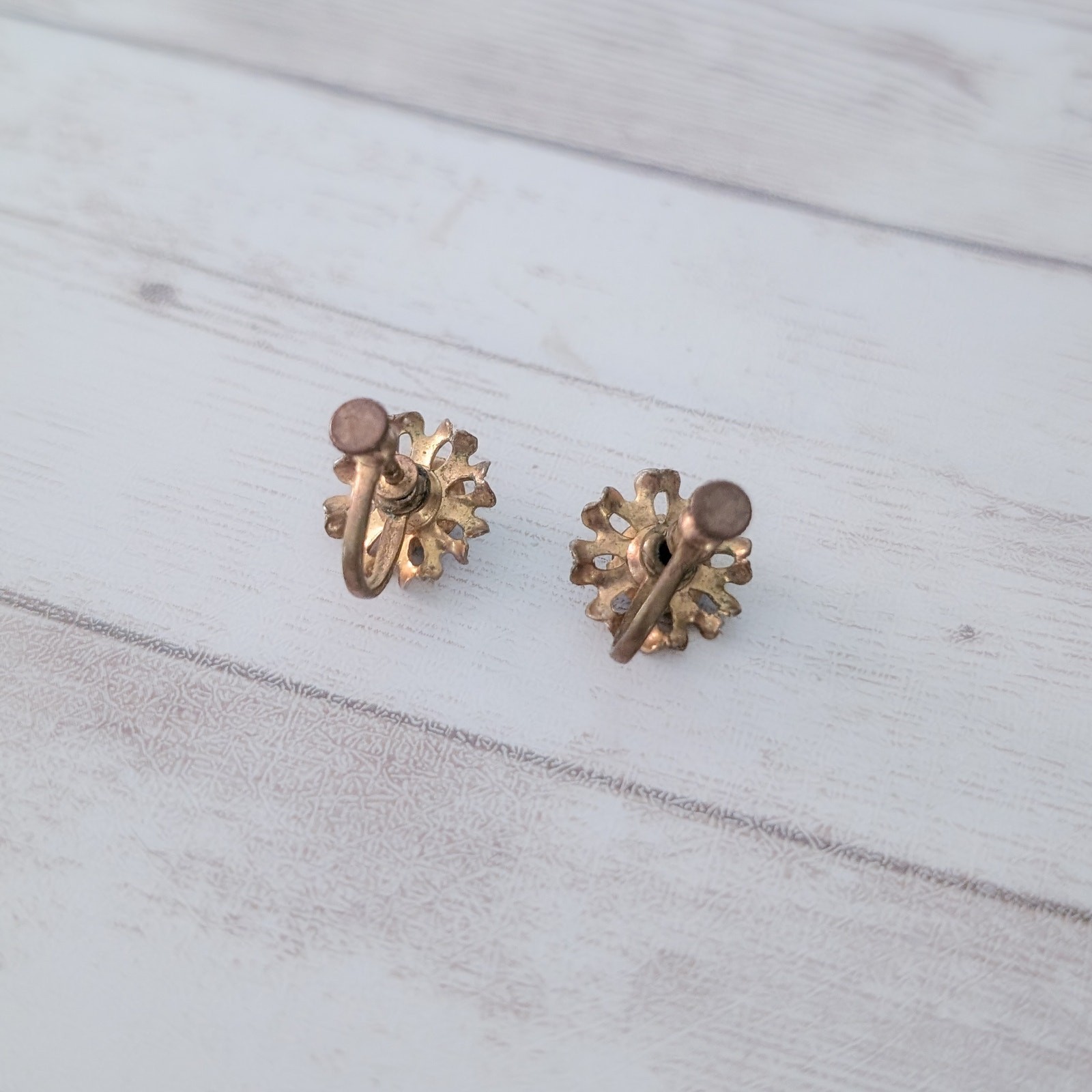 Vintage Screw Back Earrings Blue Gem Flower Like Halo – Fair Condition