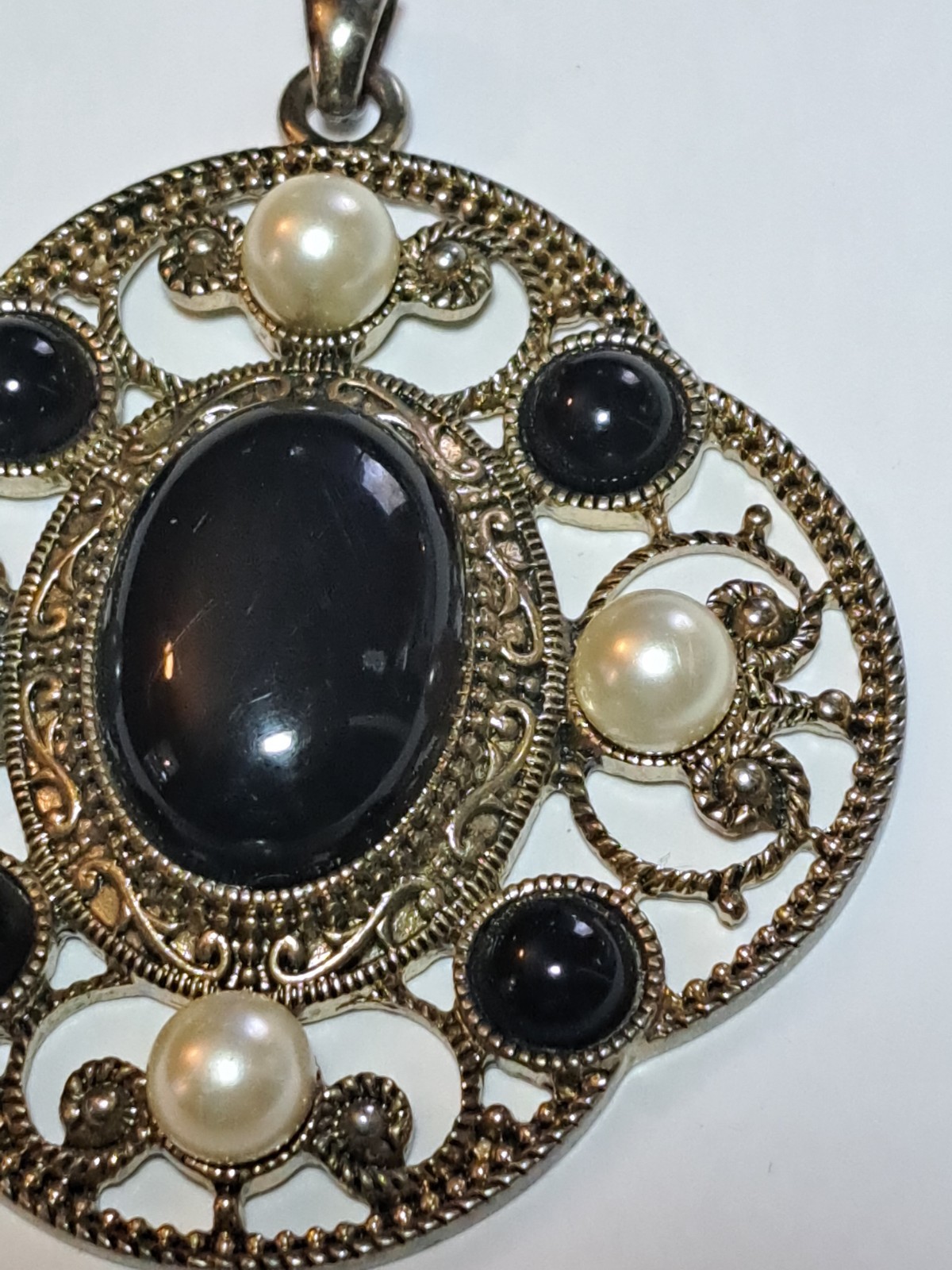 Vtg Elegant Gold Tone Filigree Black Cabachon Faux Pearl Edwardian Style Pendant
