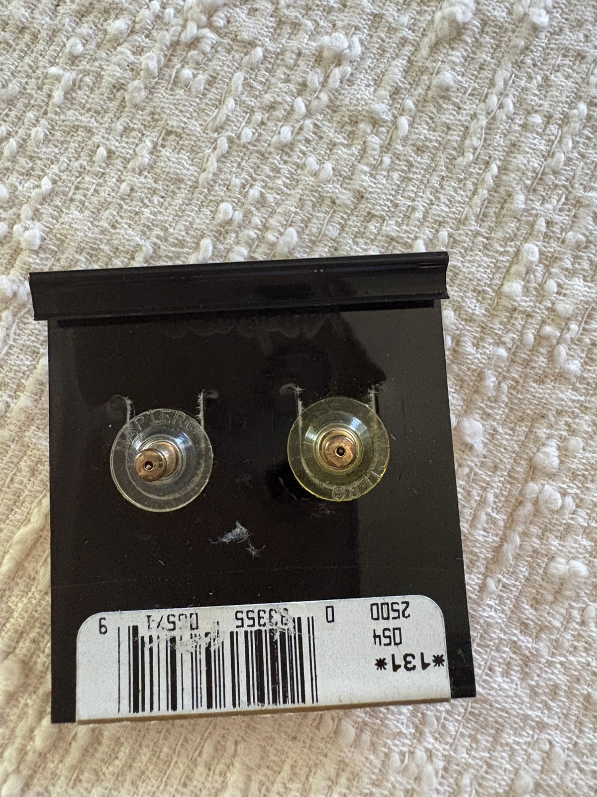 Vtg NAPIER Textured Gold Tone Leaf Wreath Pierced Post Earrings