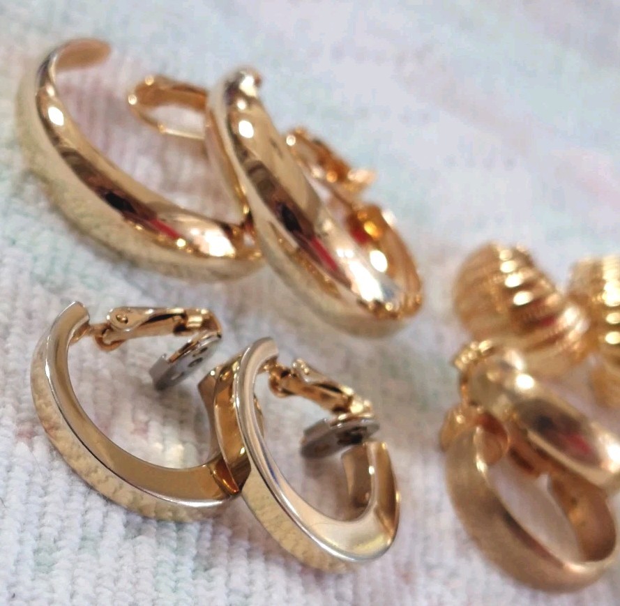 Vintage Lot 6 Prs Assorted Sizes & Patterns Goldtoned Hoop Clip-on Earrings