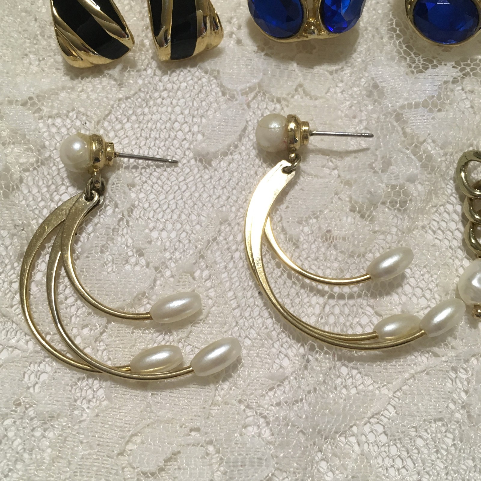 Vintage Earrings Lot Gold Tone Pierced 8s0 90s other Mix Enamel Blue Faux Pearls