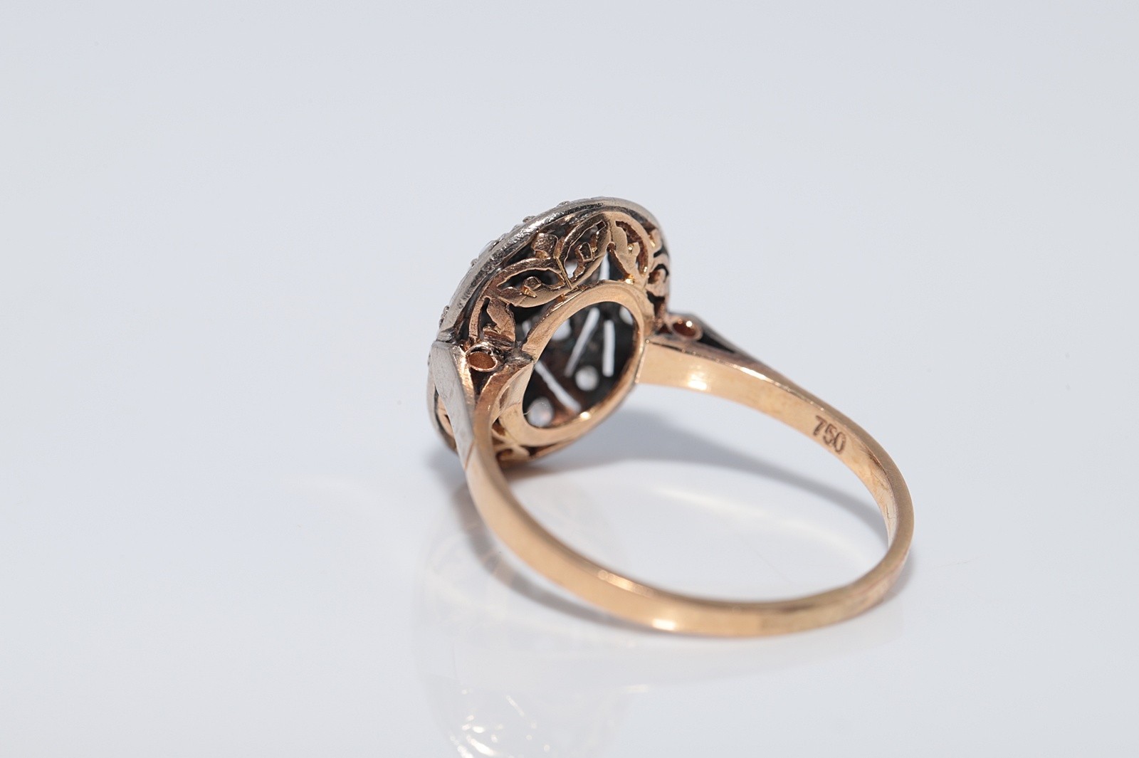 Antique Circa 1920s 18k Gold Art Deco Natural Rose Cut Diamond Decorated Ring