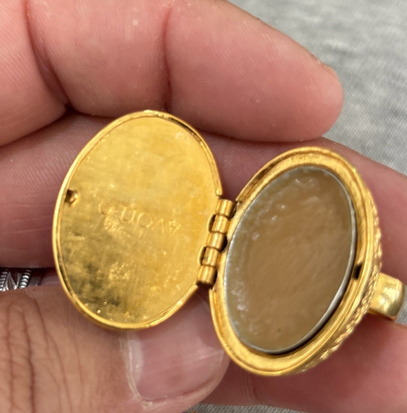 1971 Avon Bird of Paradise Faux Jade Perfume Glacé Locket Adjus Ring 4.5-5.5