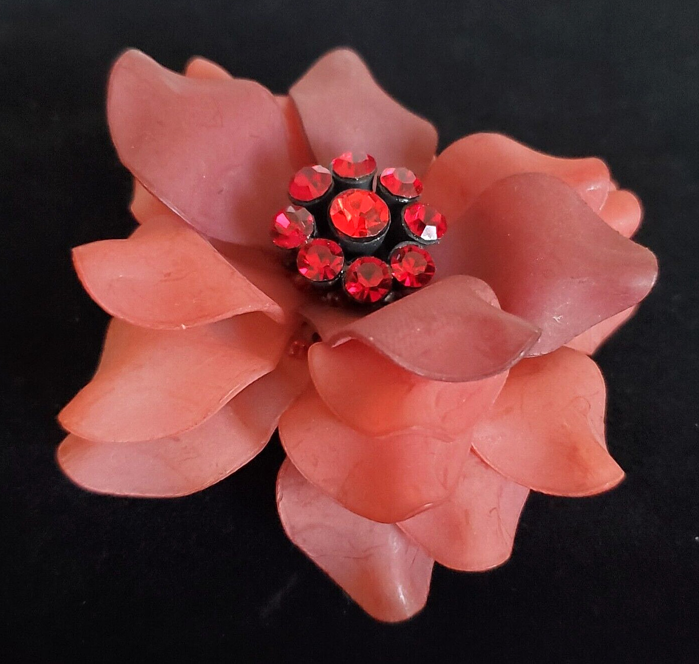 VINTAGE CELLULOSE FLOWER 1940’S RHINESTONES ACETATE BROOCH
