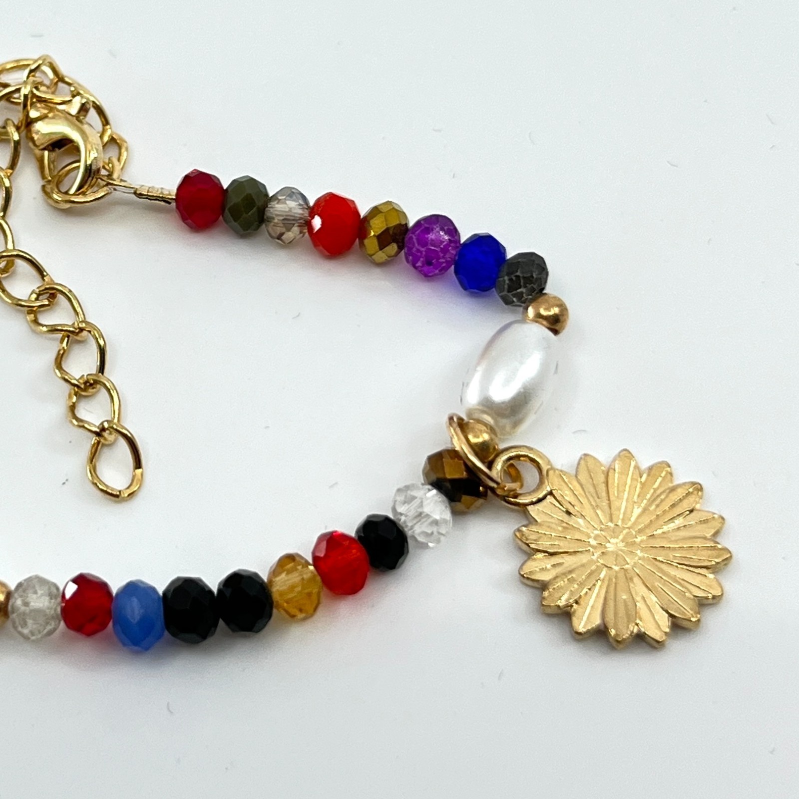 Vintage Retro Multi-Color Glass Bead Bracelet Gold Daisy Charm Pearl Accents