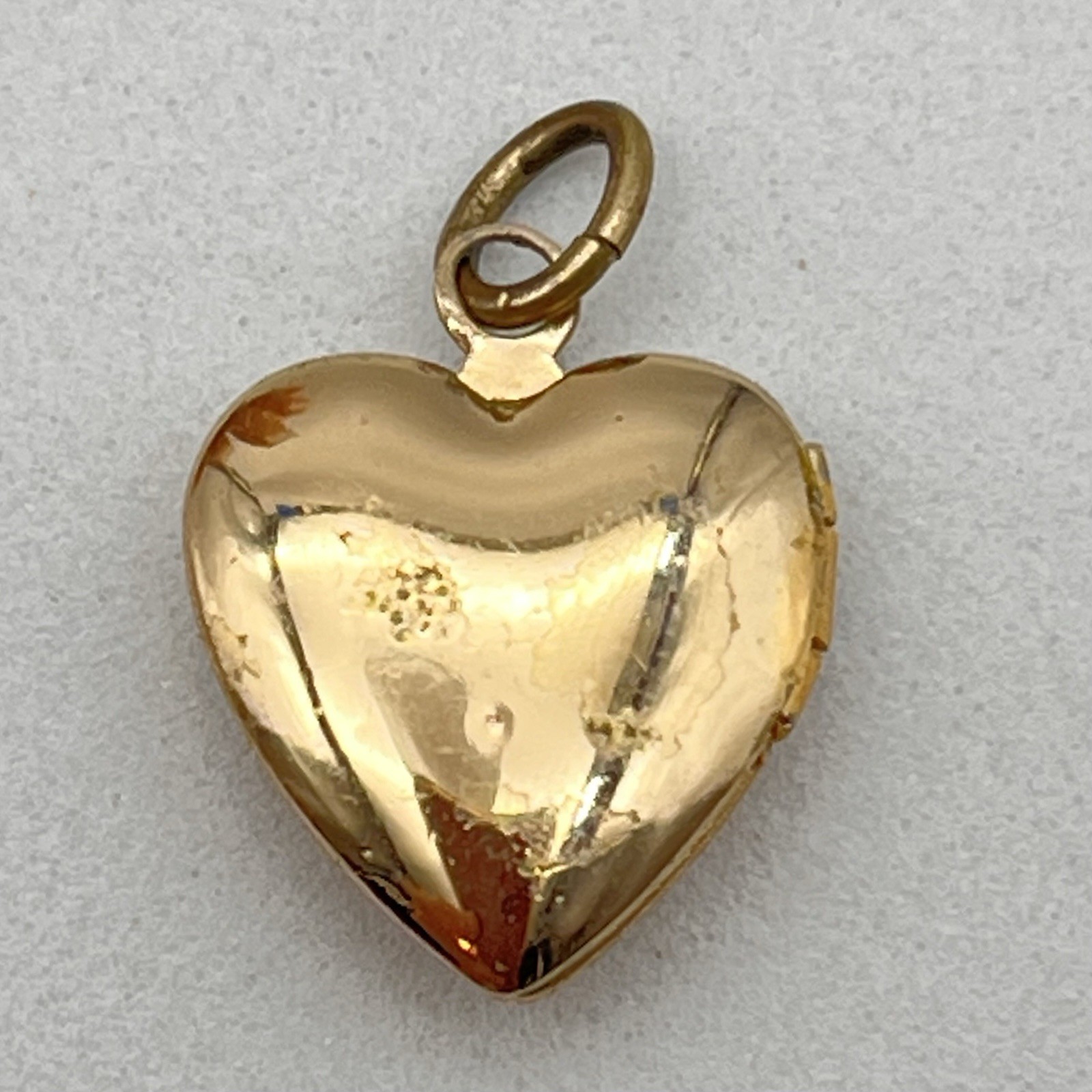 Vintage Heart Locket Pendant Blue Stone Gold Tone Opens Tiny .5″