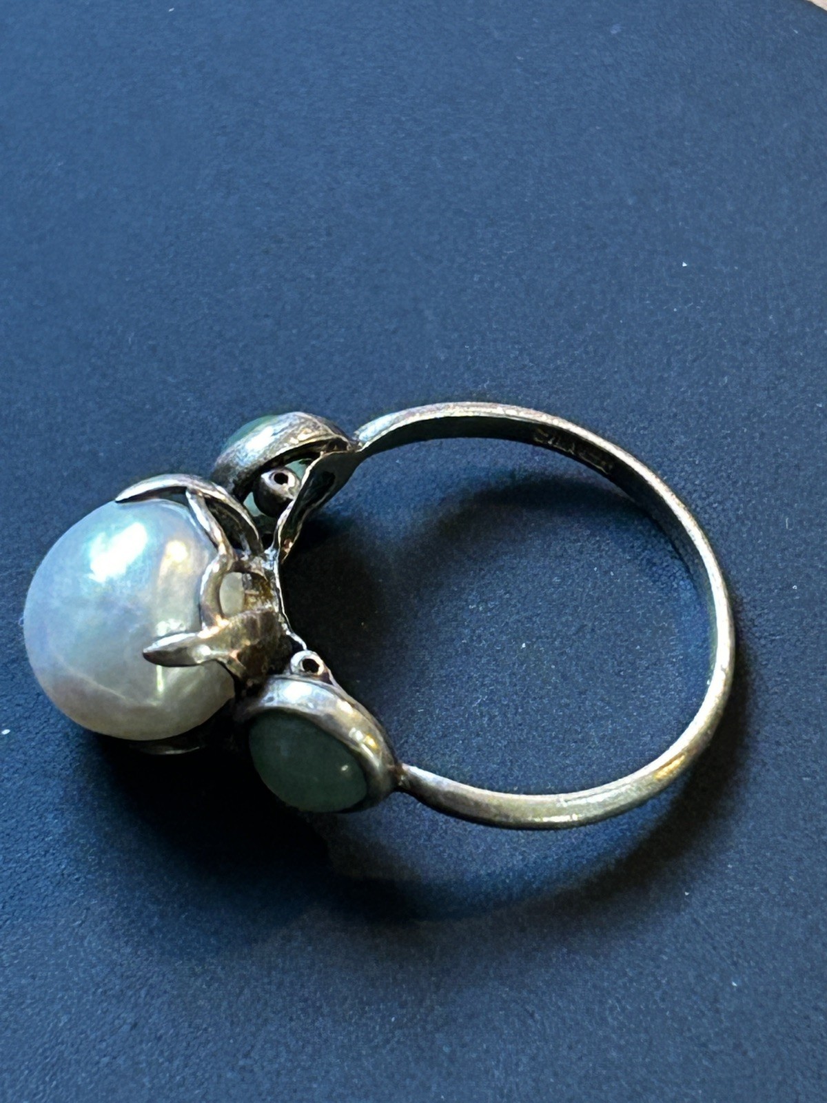 Antique Sterling Silver Pearl Ring with Natural green side stones